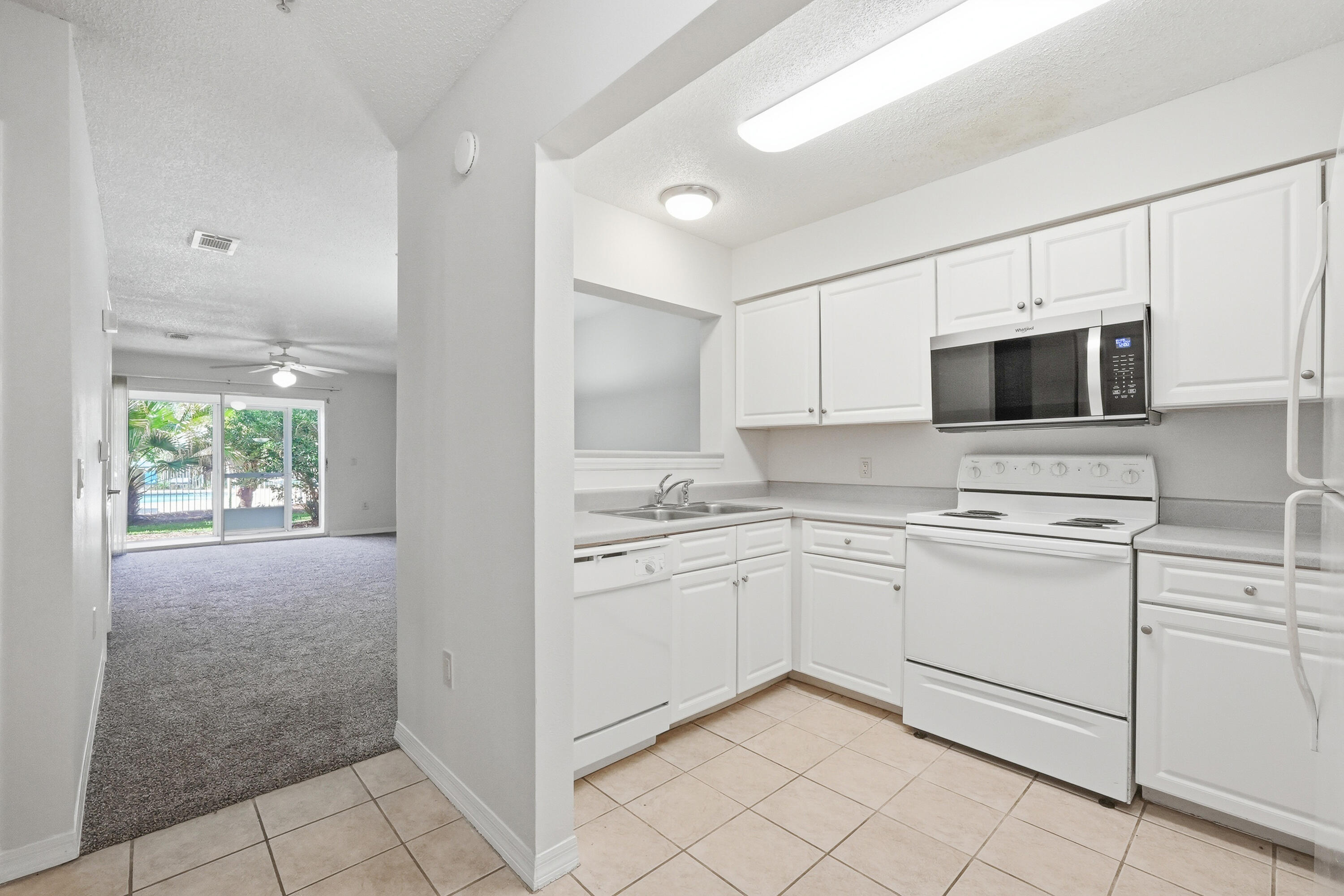 FLORIDA CLUB - Residential Lease