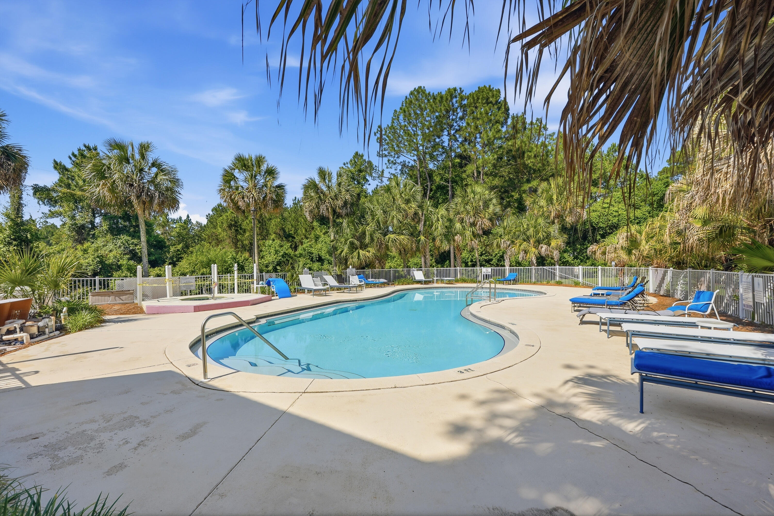 FLORIDA CLUB - Residential Lease