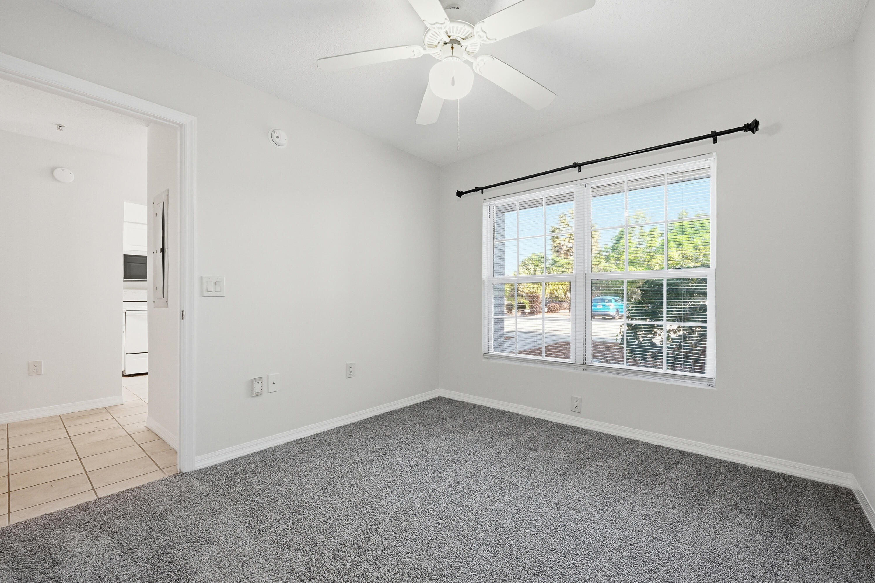 FLORIDA CLUB - Residential Lease