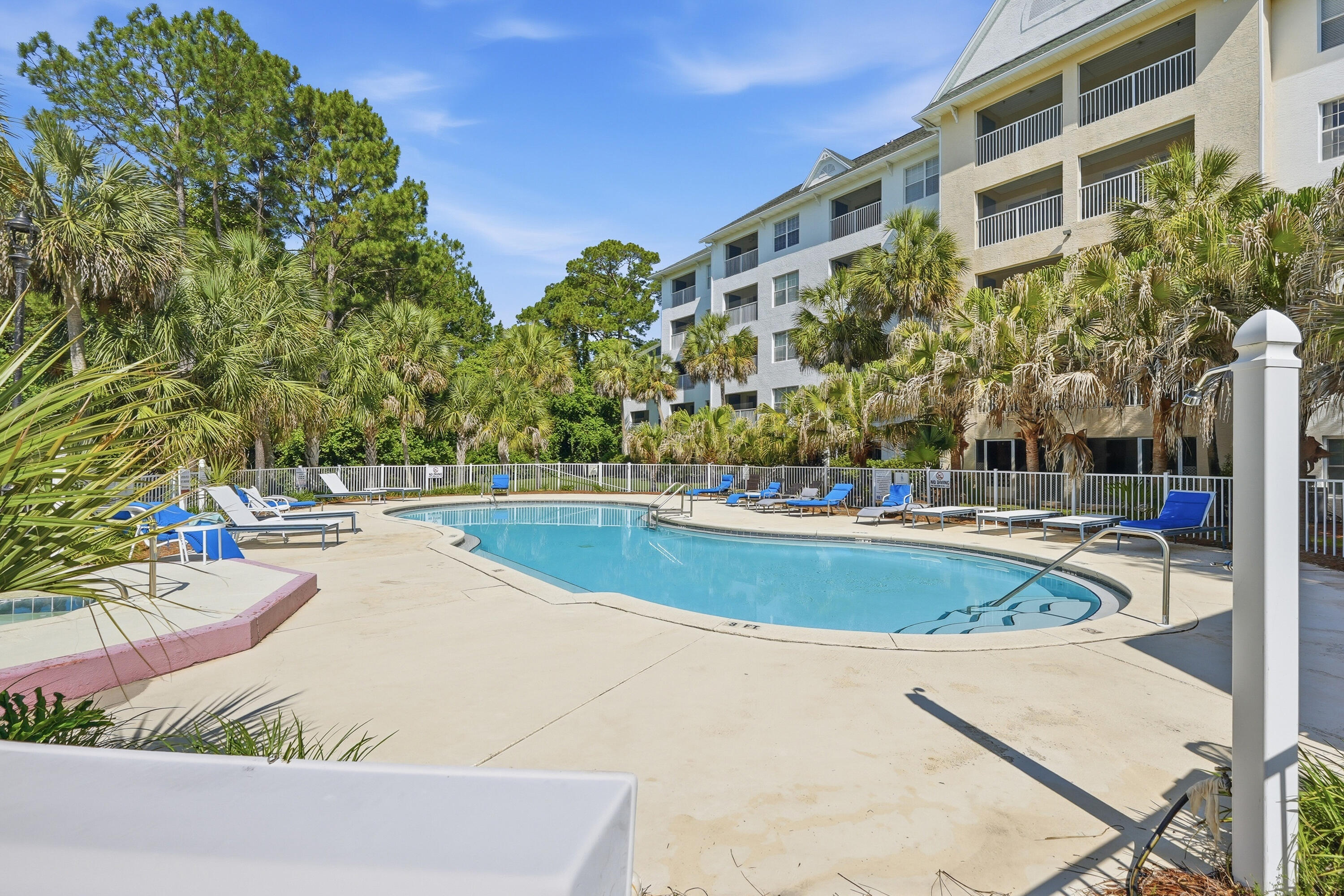 FLORIDA CLUB - Residential Lease