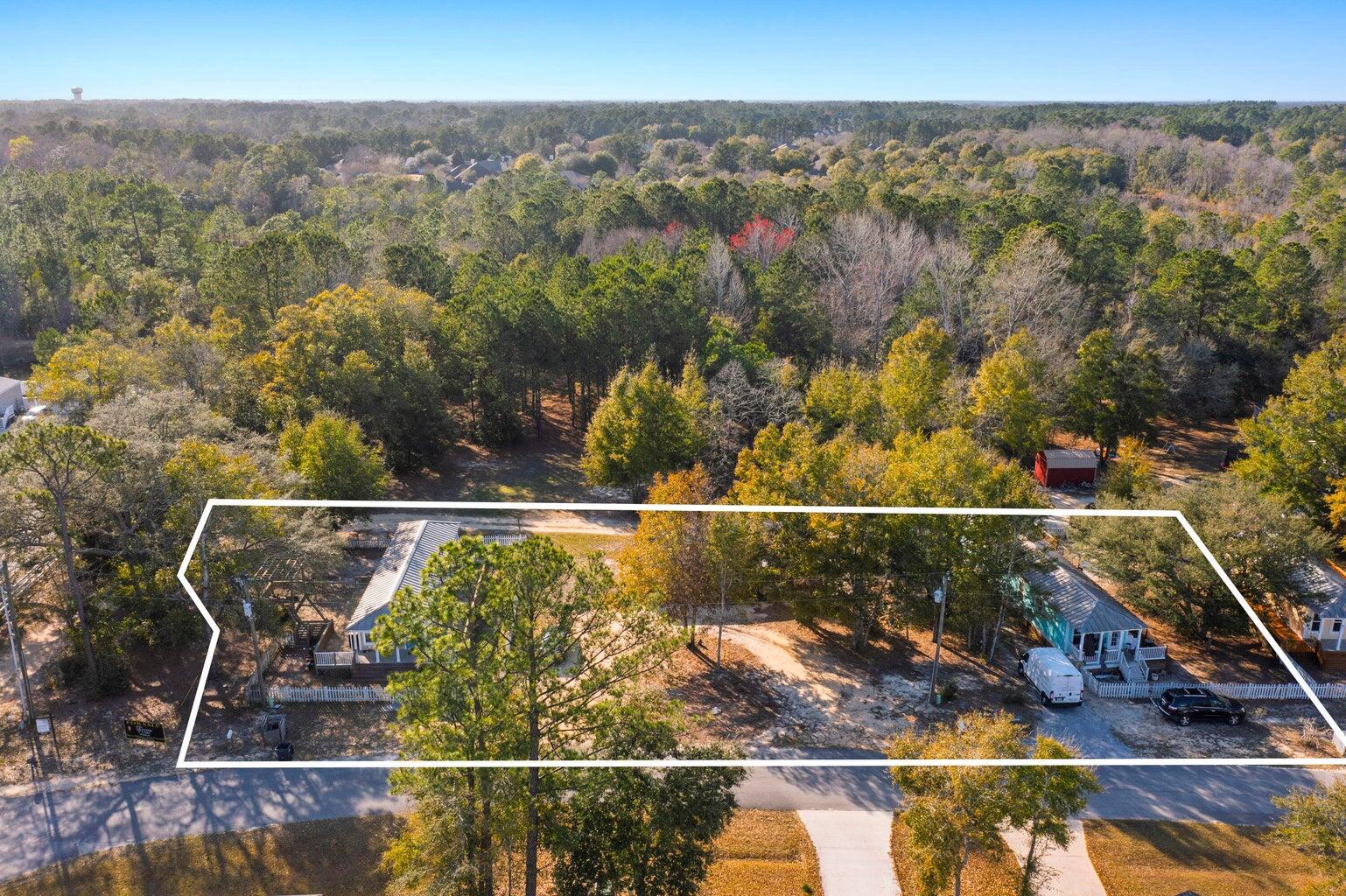 This is a lot  located on lot 8 of parcel 16-1S-19-23000-008-0045, available for purchase is the entire parcel and/or 7 adjacent lots and an additional parcel16-1S-19-23000-008-0044.