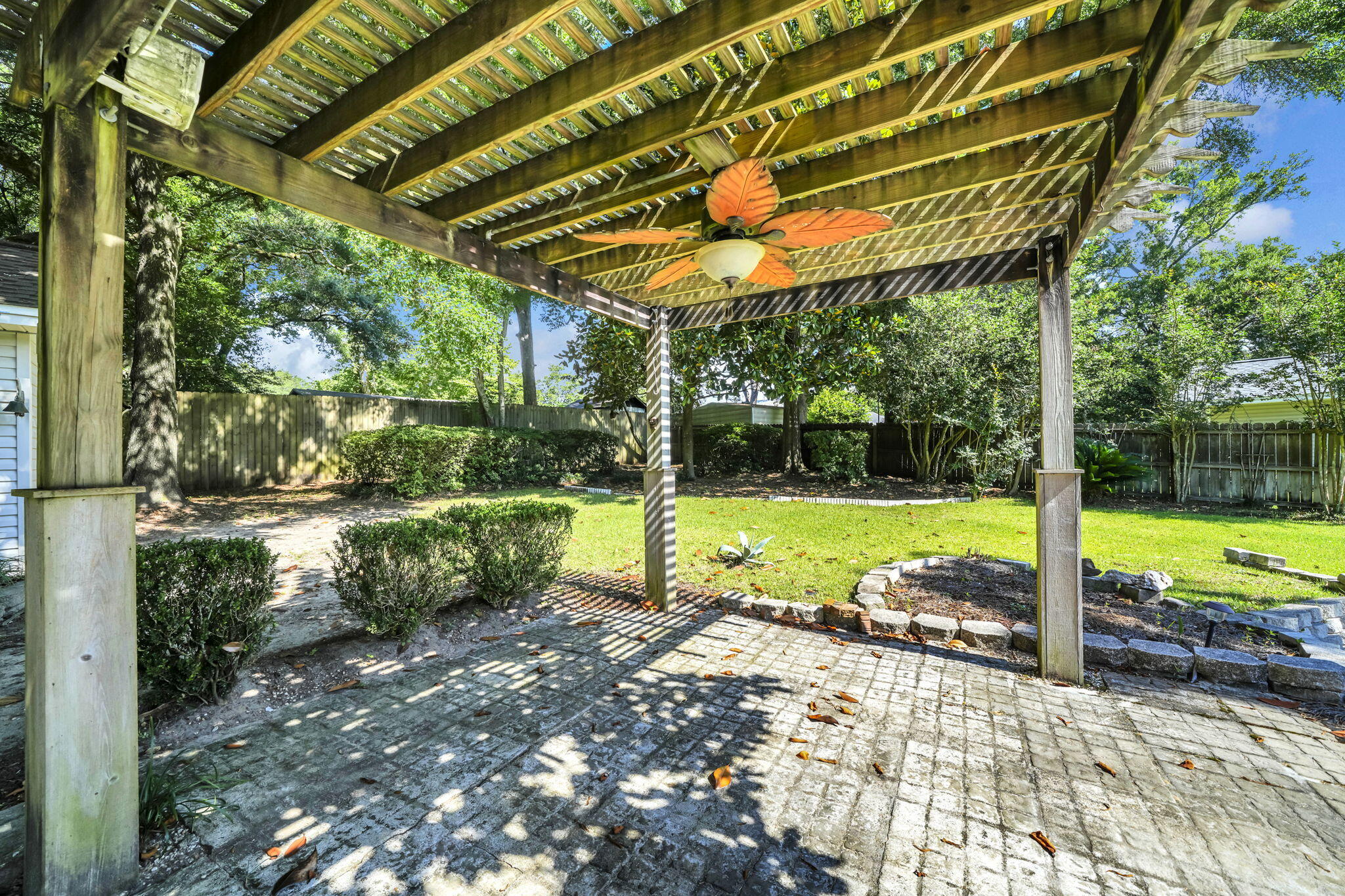 EDGEWATER VILLAGE - Residential