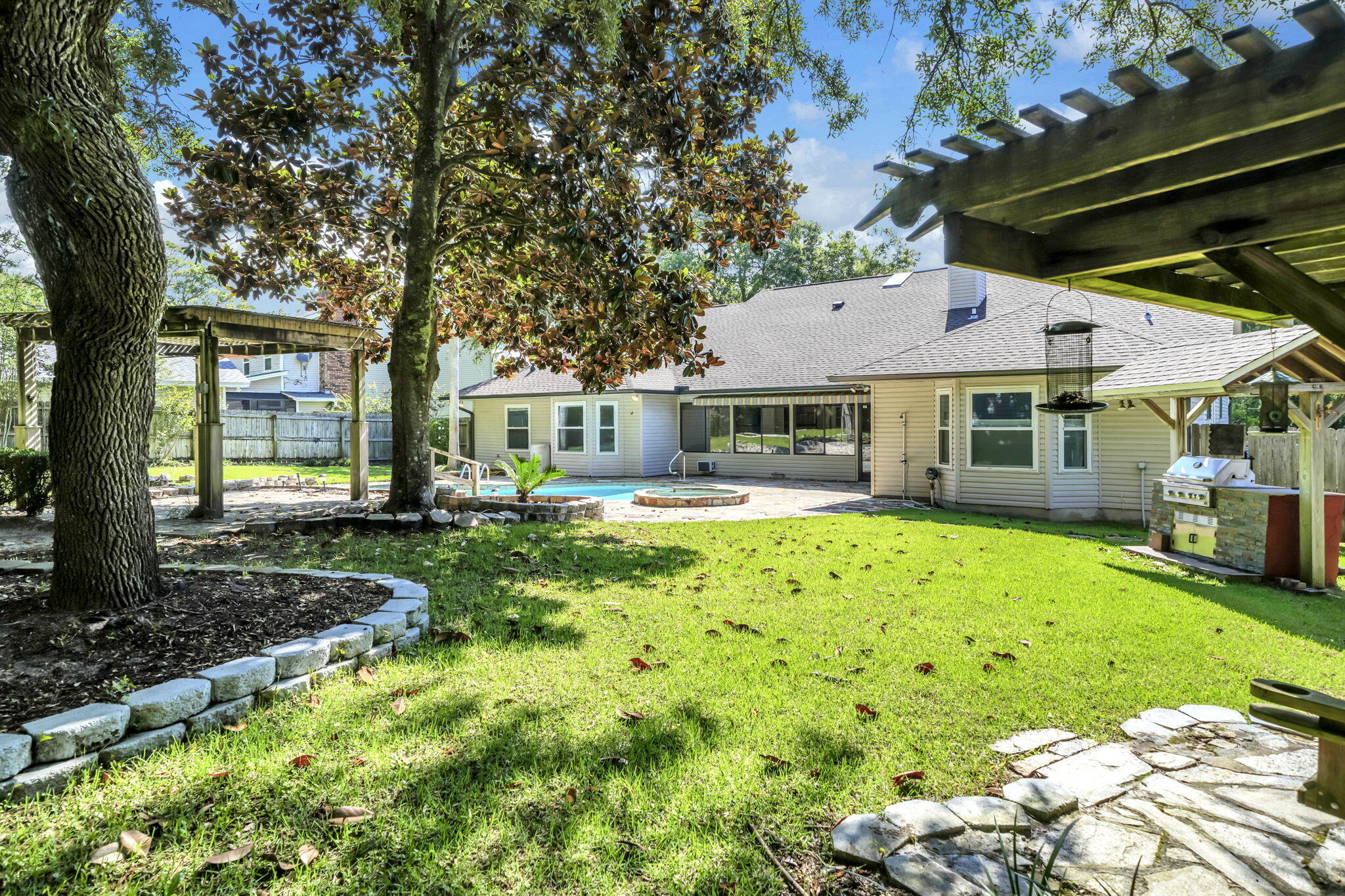 EDGEWATER VILLAGE - Residential