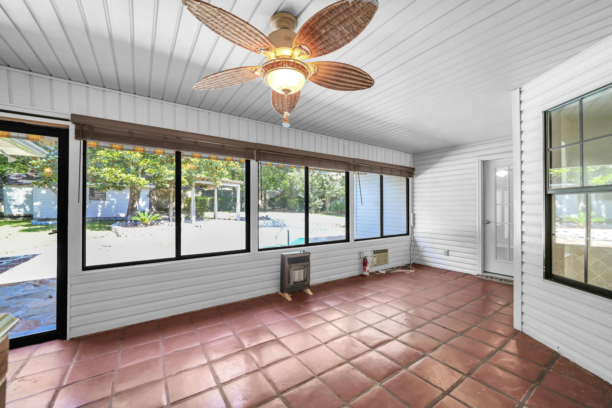 EDGEWATER VILLAGE - Residential