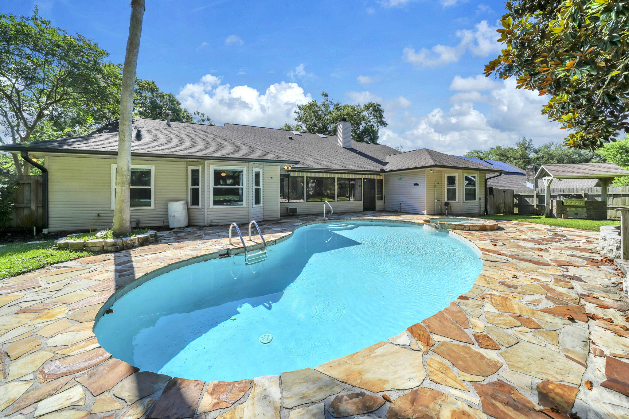 EDGEWATER VILLAGE - Residential