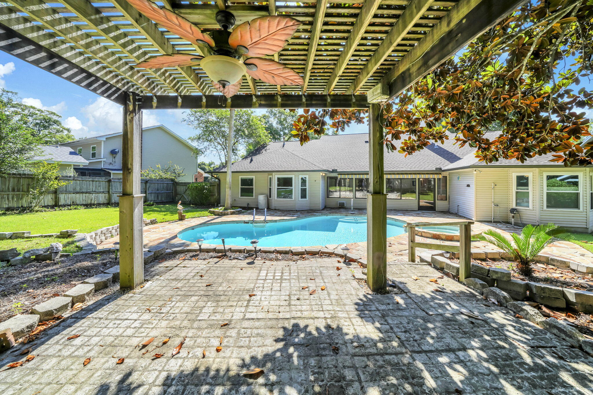 EDGEWATER VILLAGE - Residential