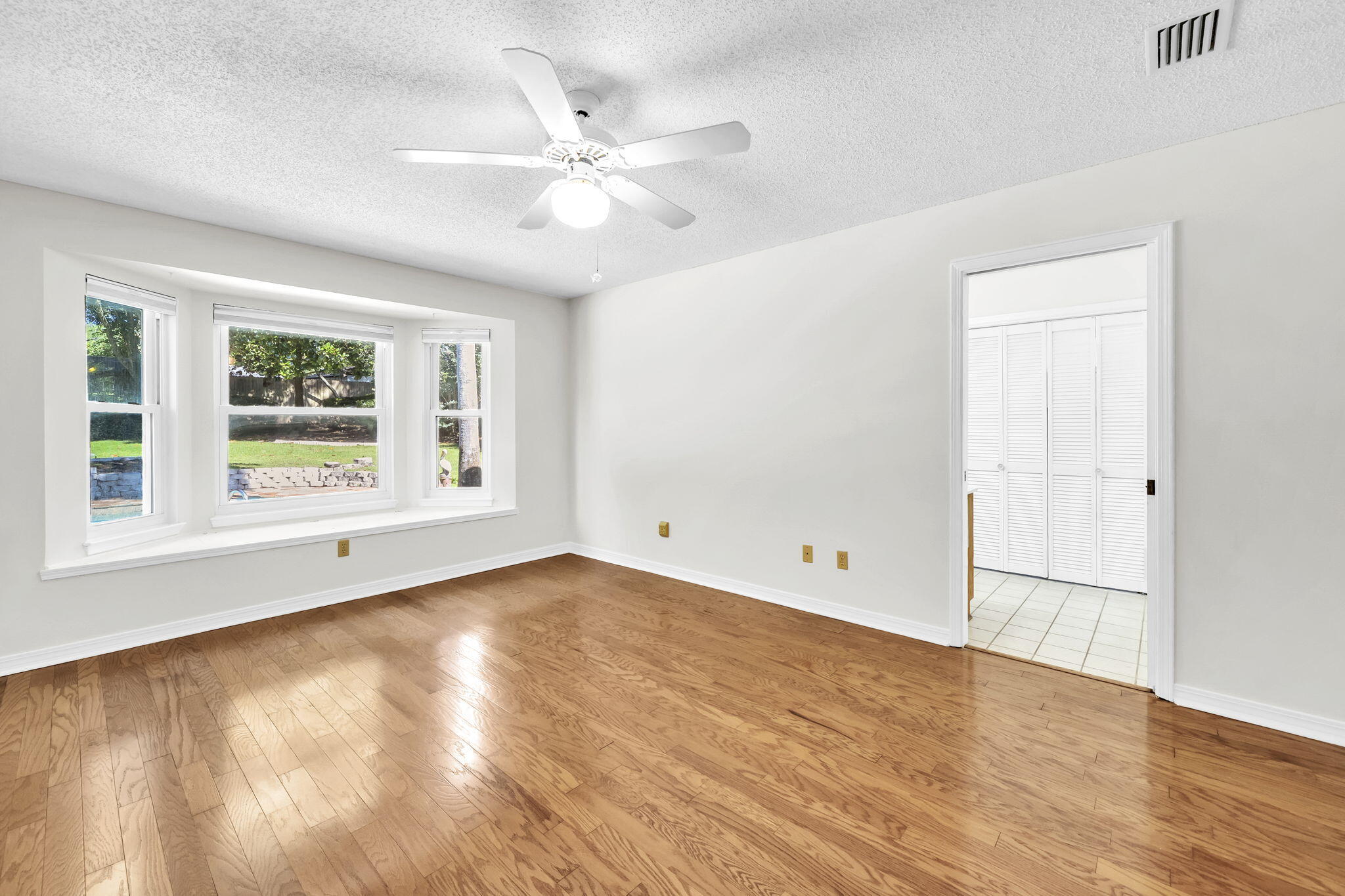 EDGEWATER VILLAGE - Residential