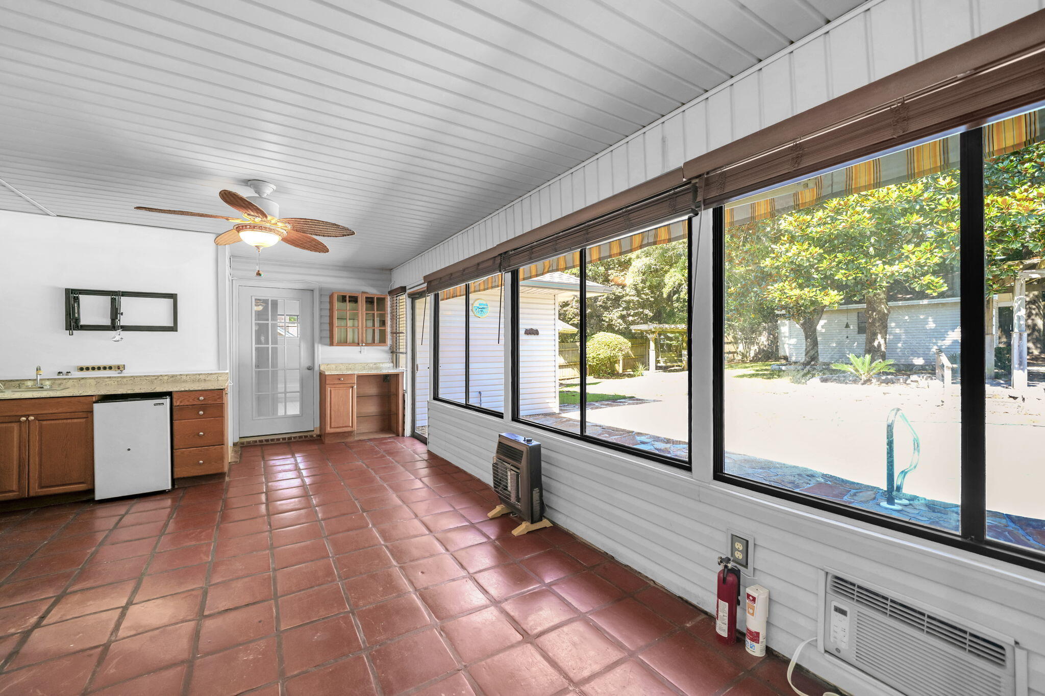 EDGEWATER VILLAGE - Residential
