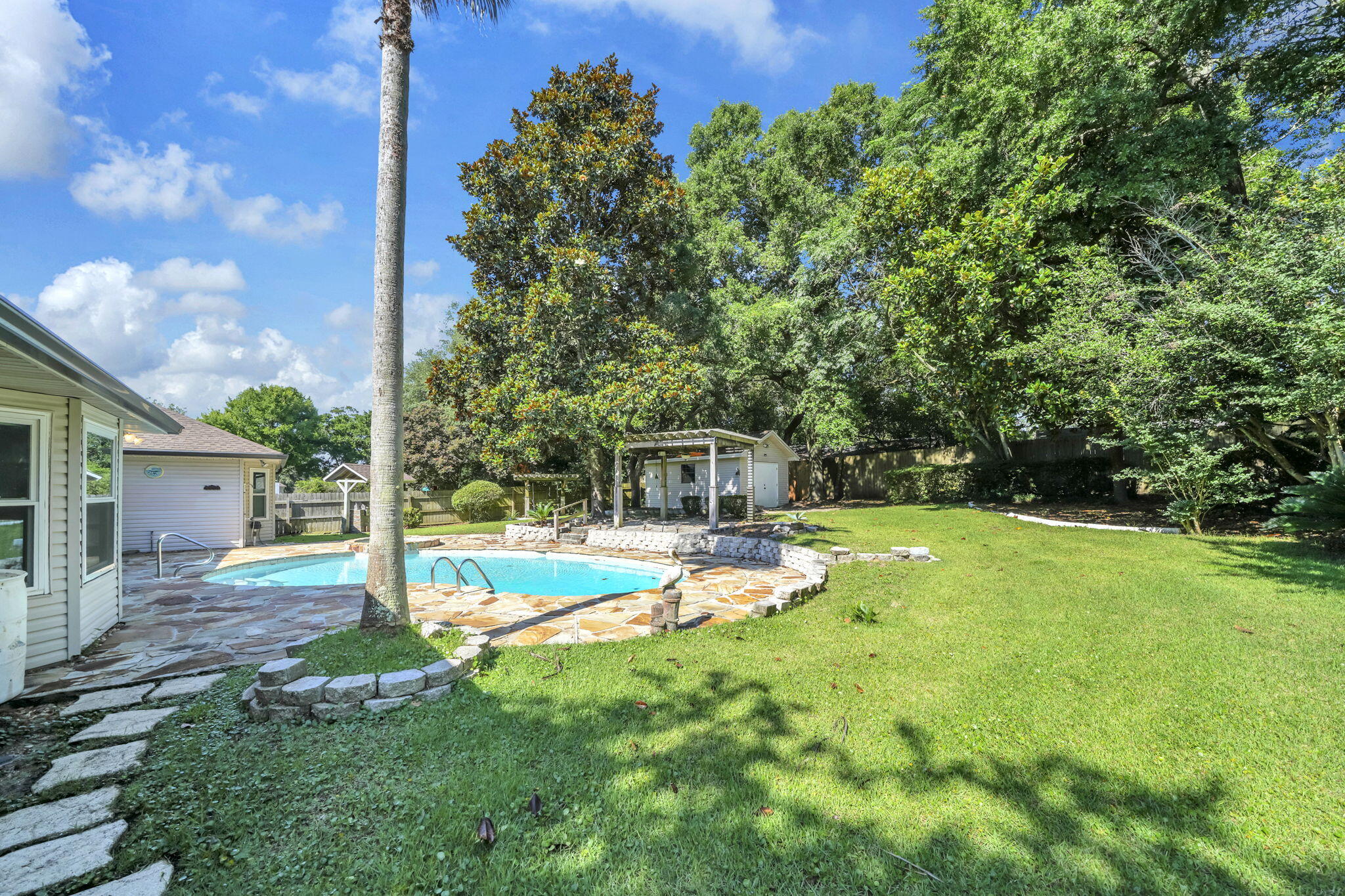 EDGEWATER VILLAGE - Residential