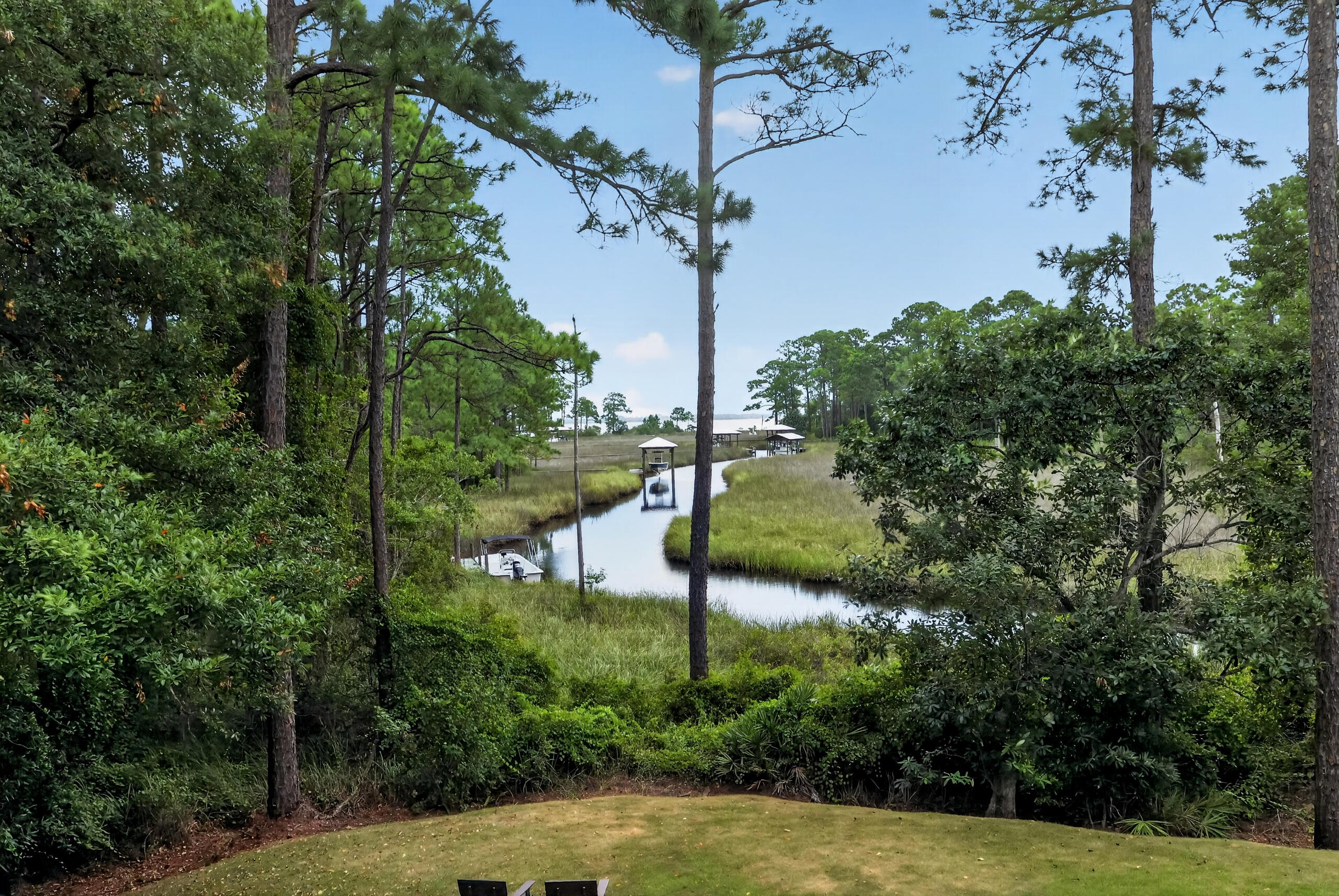 MAGNOLIA BEACH - Residential