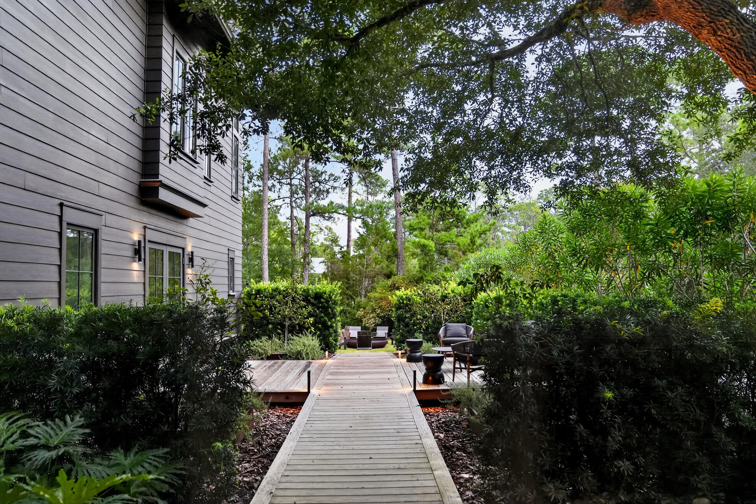 MAGNOLIA BEACH - Residential