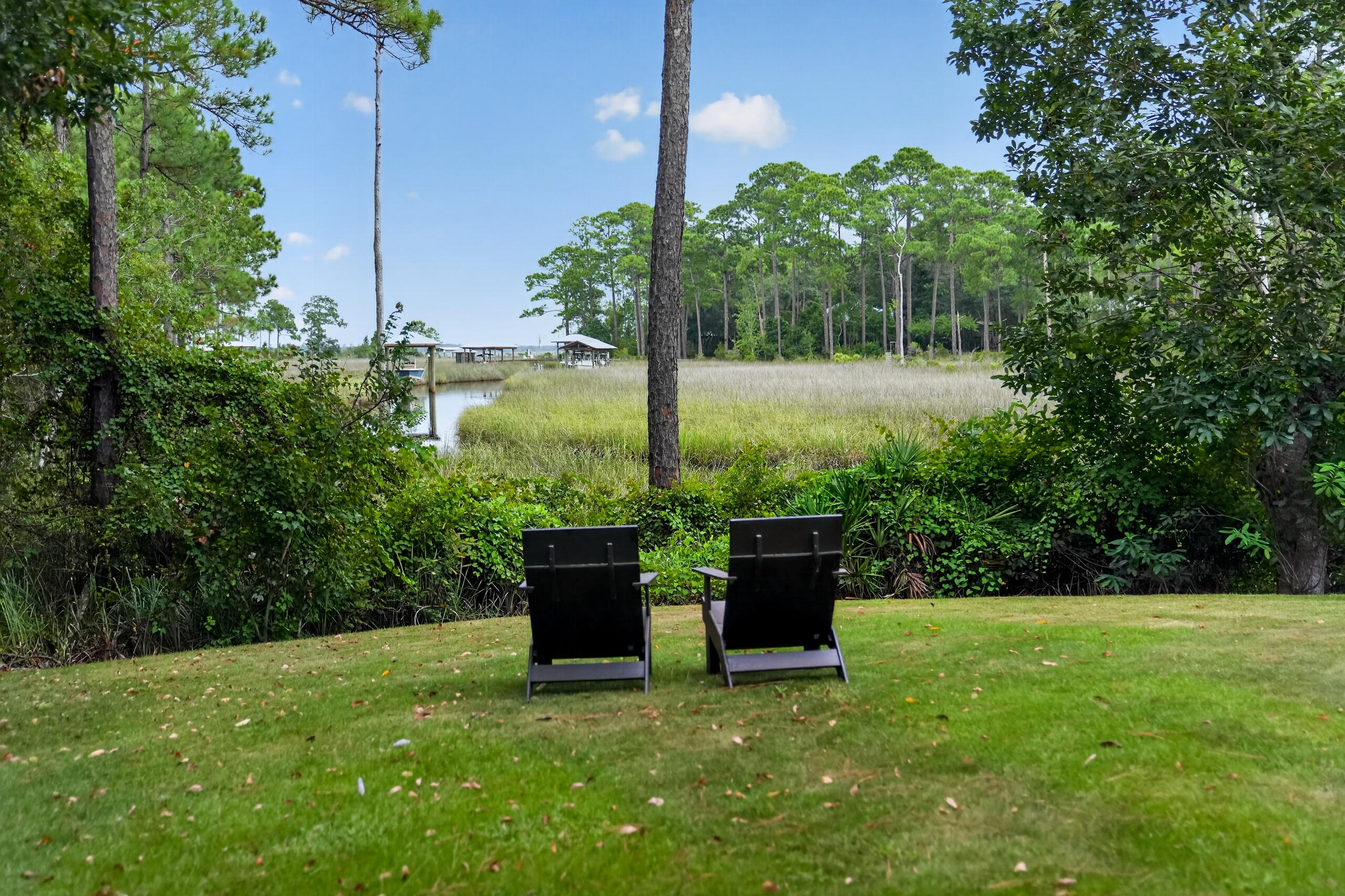 MAGNOLIA BEACH - Residential