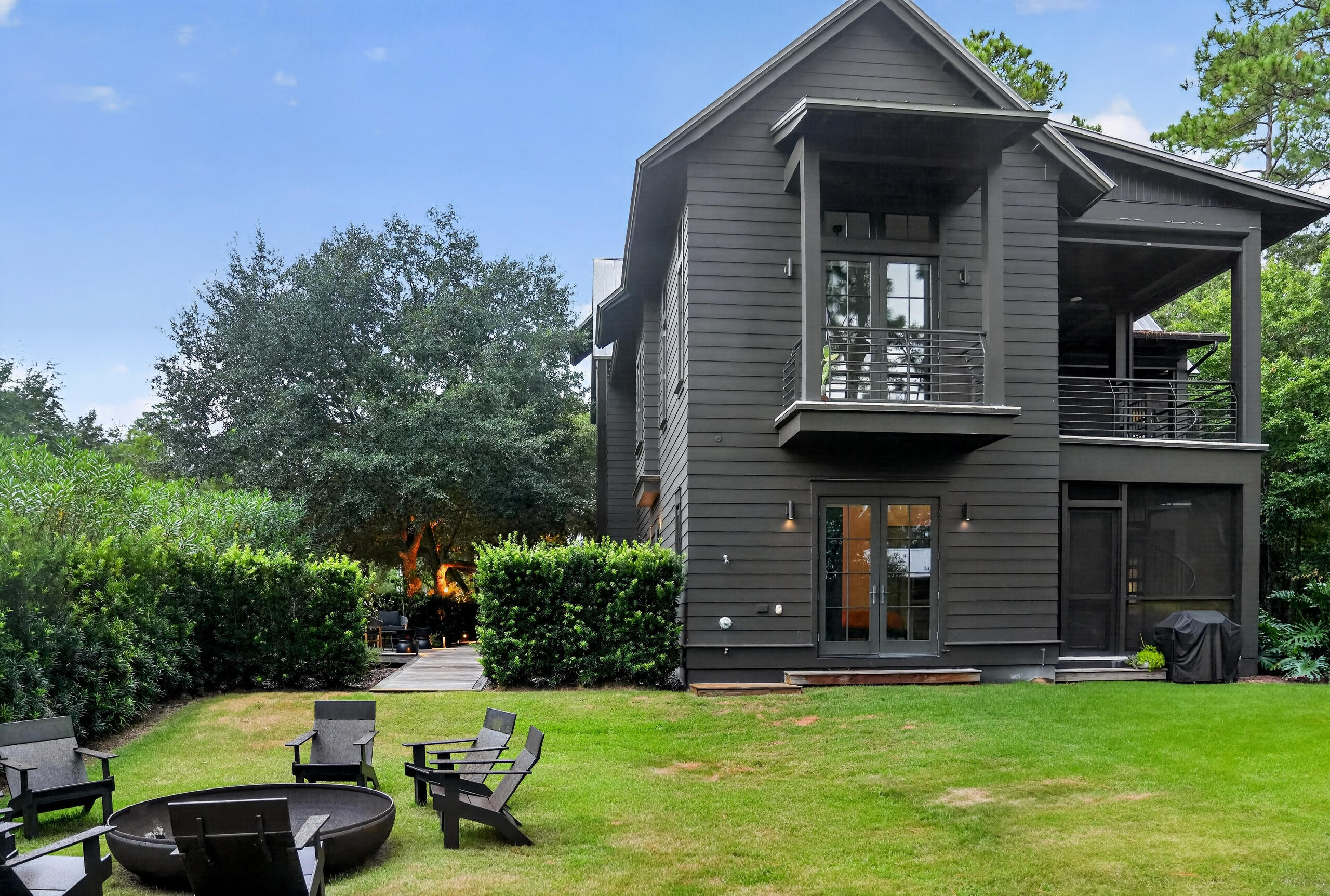 MAGNOLIA BEACH - Residential