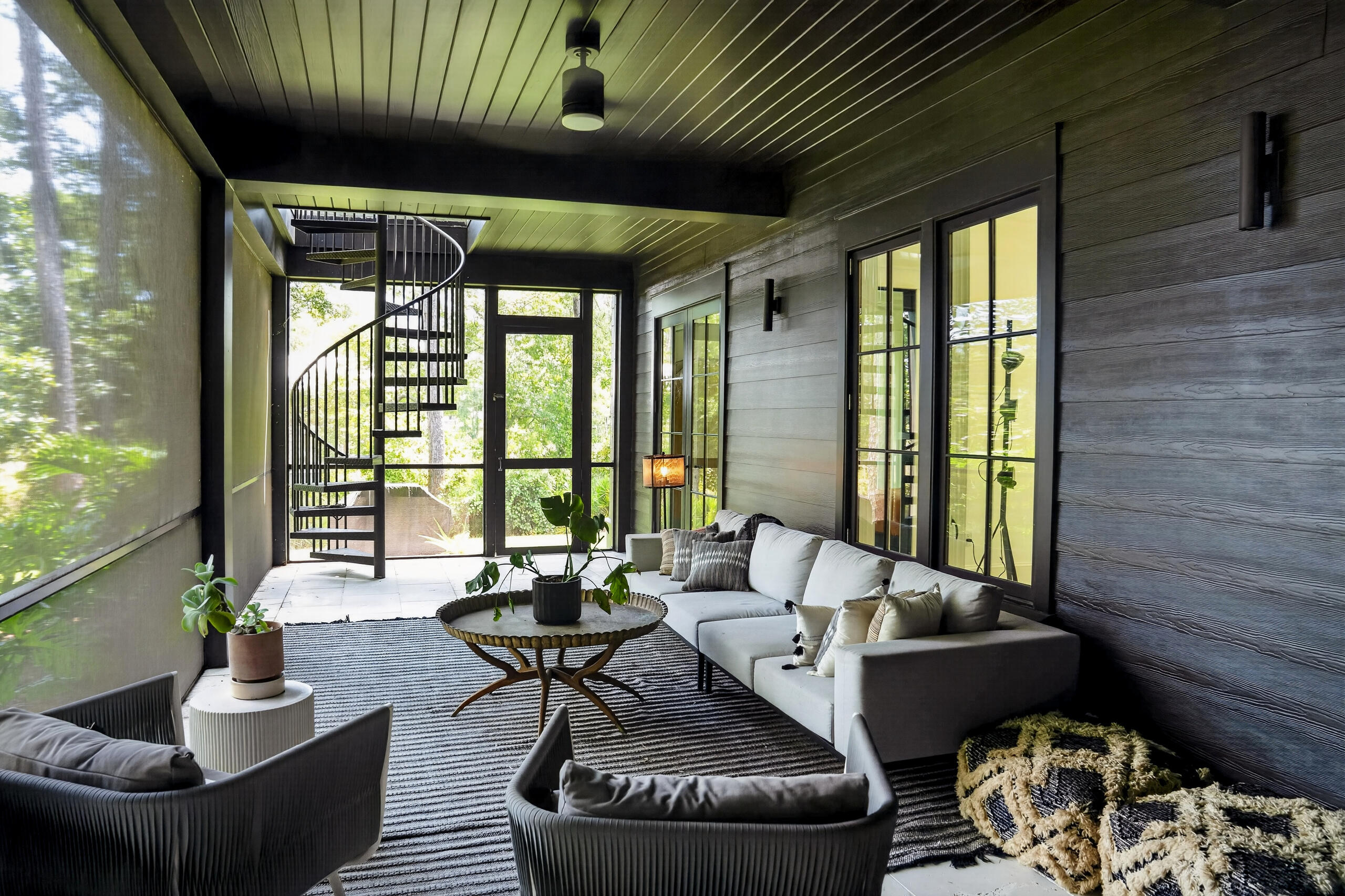 MAGNOLIA BEACH - Residential