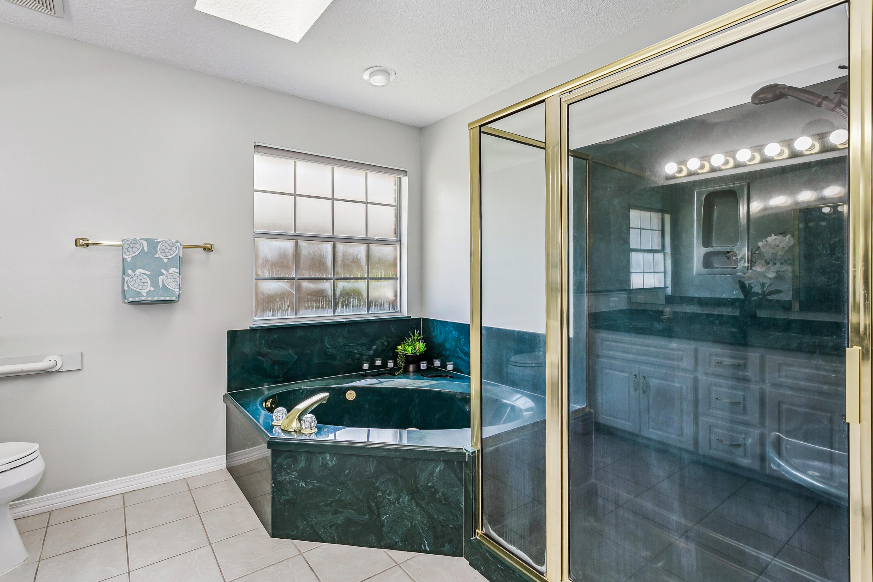 EMERALD BREEZE ESTATES - Residential