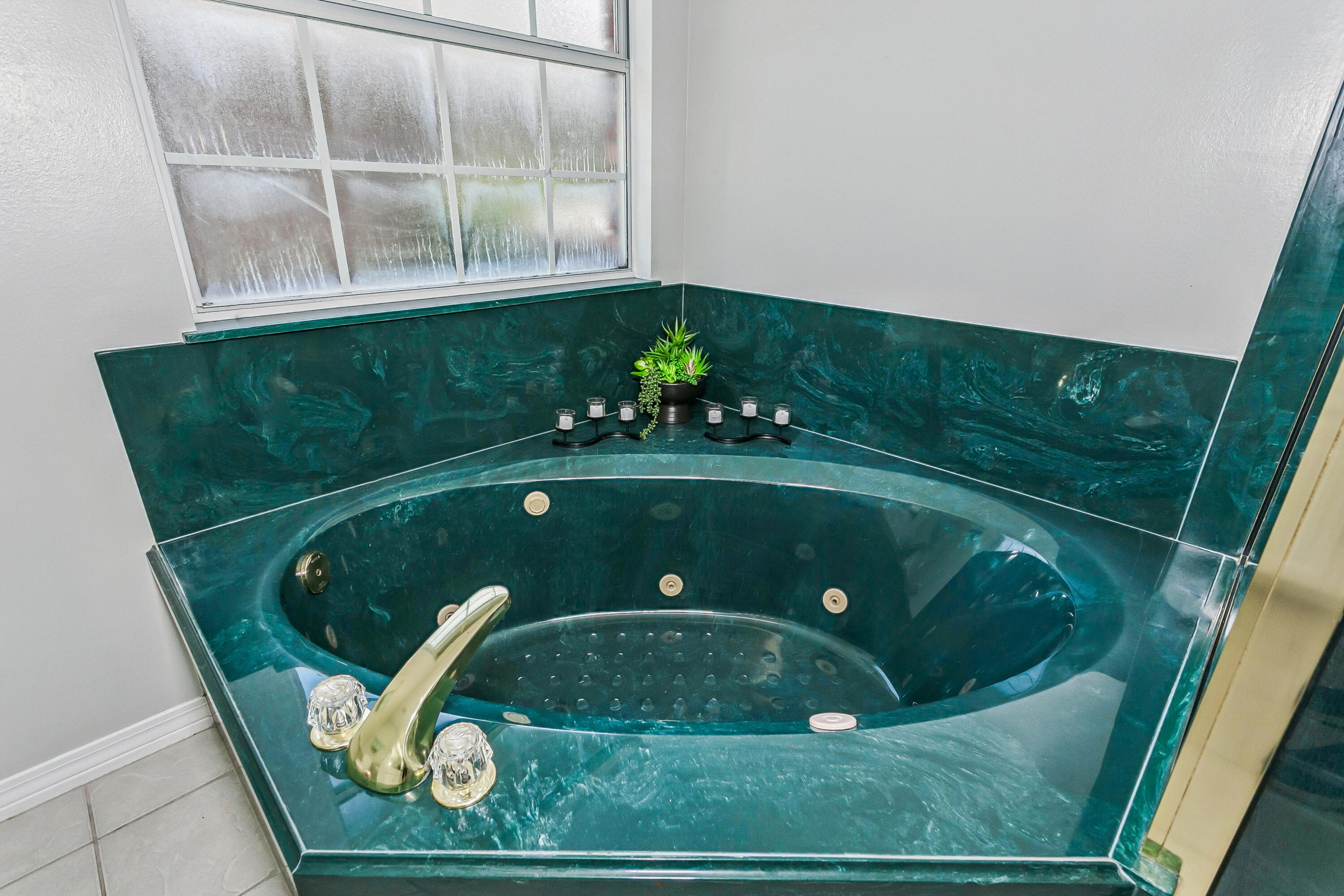 EMERALD BREEZE ESTATES - Residential