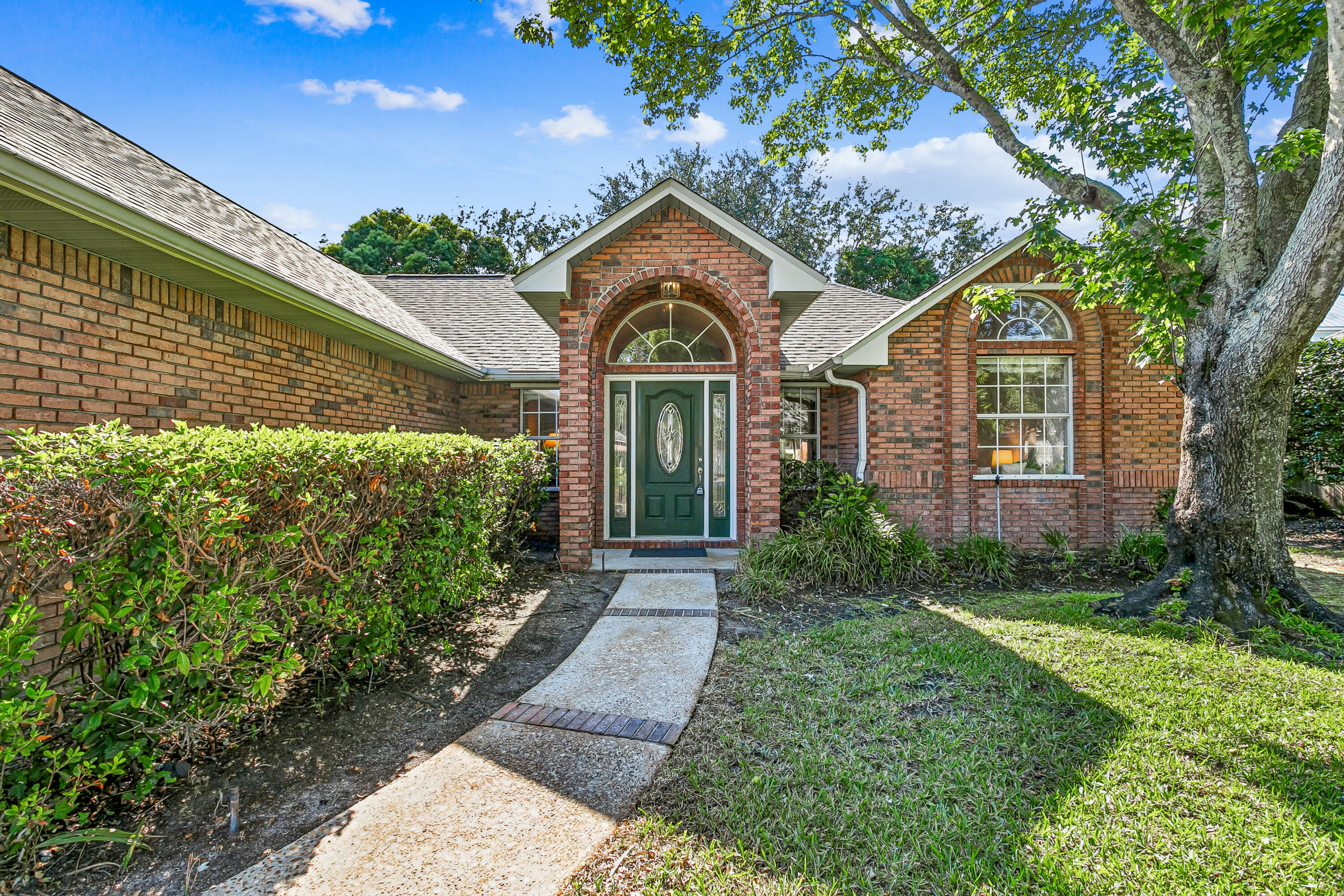 EMERALD BREEZE ESTATES - Residential