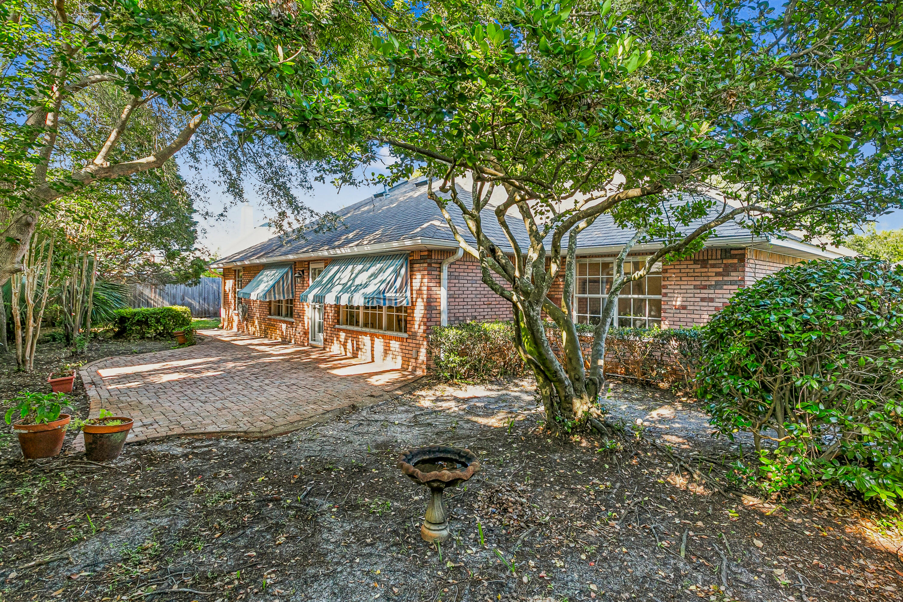 EMERALD BREEZE ESTATES - Residential