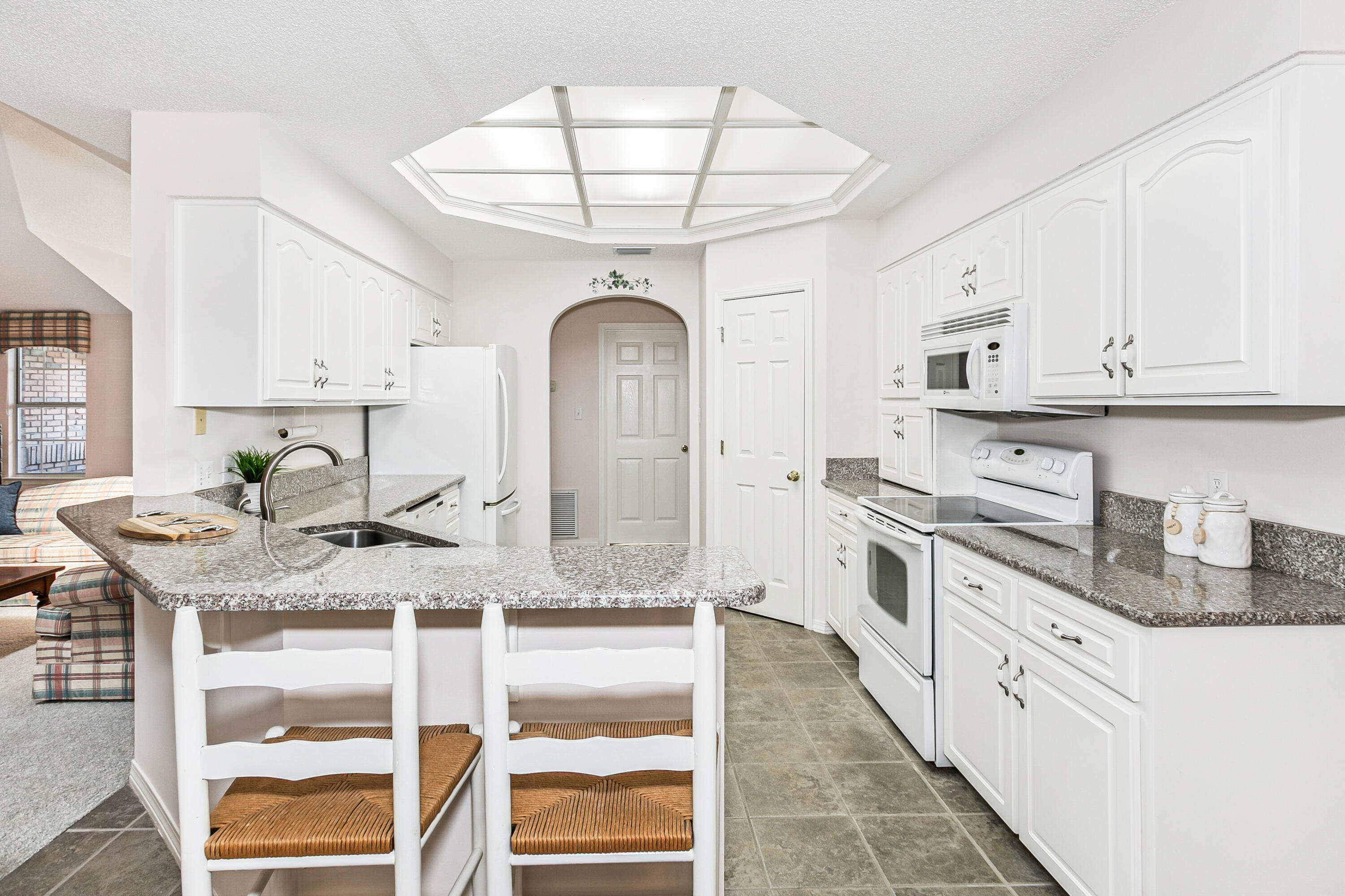 EMERALD BREEZE ESTATES - Residential