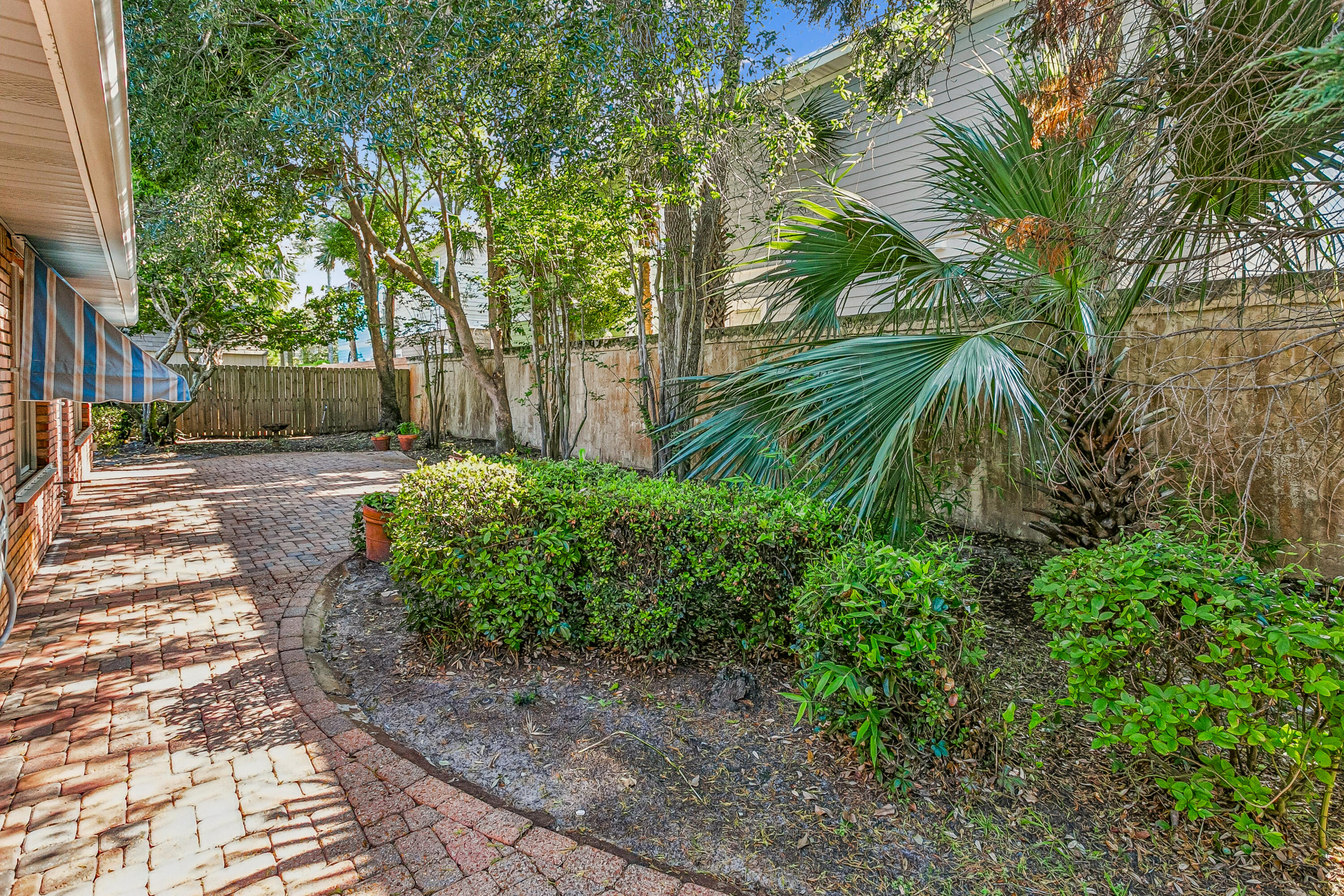 EMERALD BREEZE ESTATES - Residential