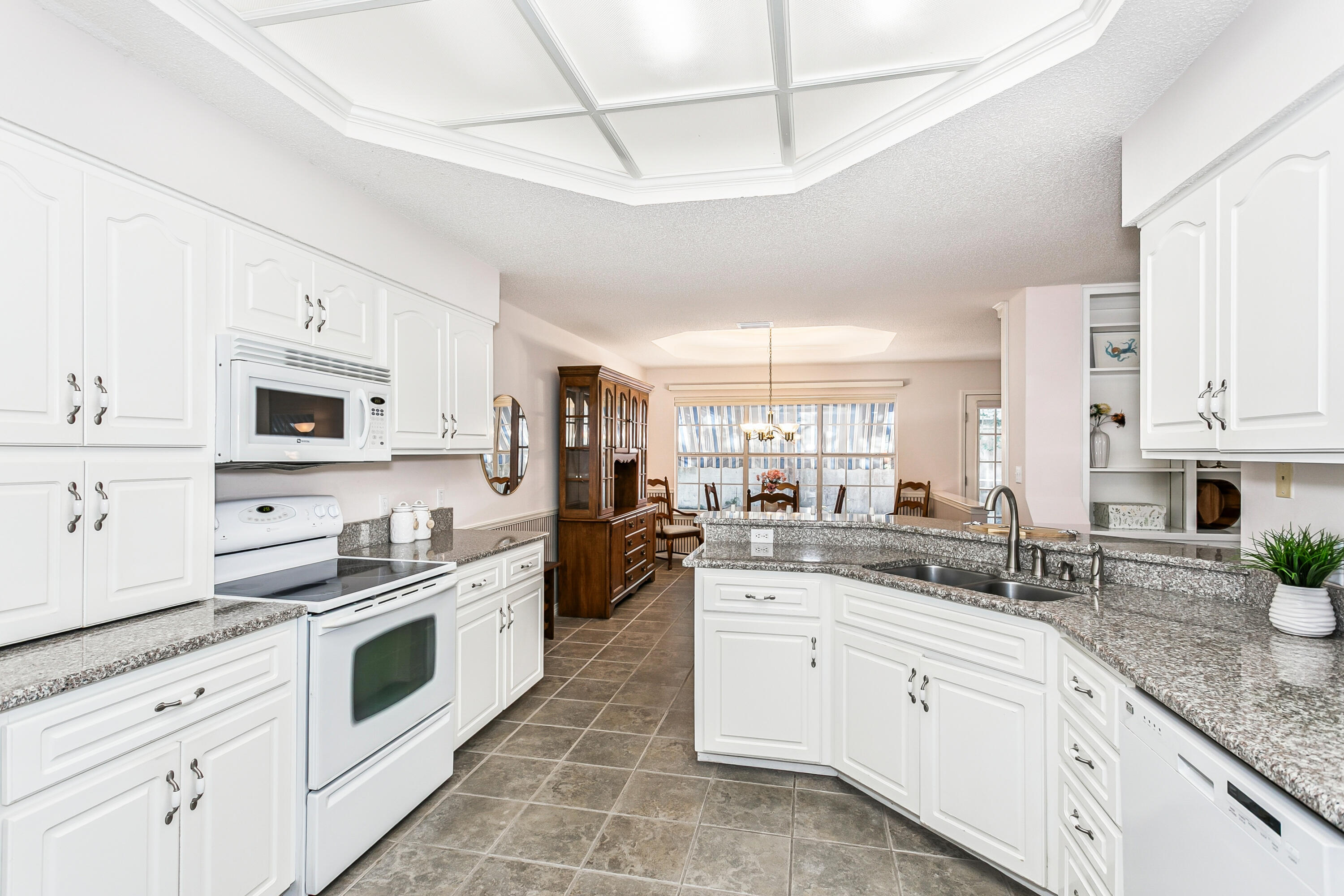 EMERALD BREEZE ESTATES - Residential