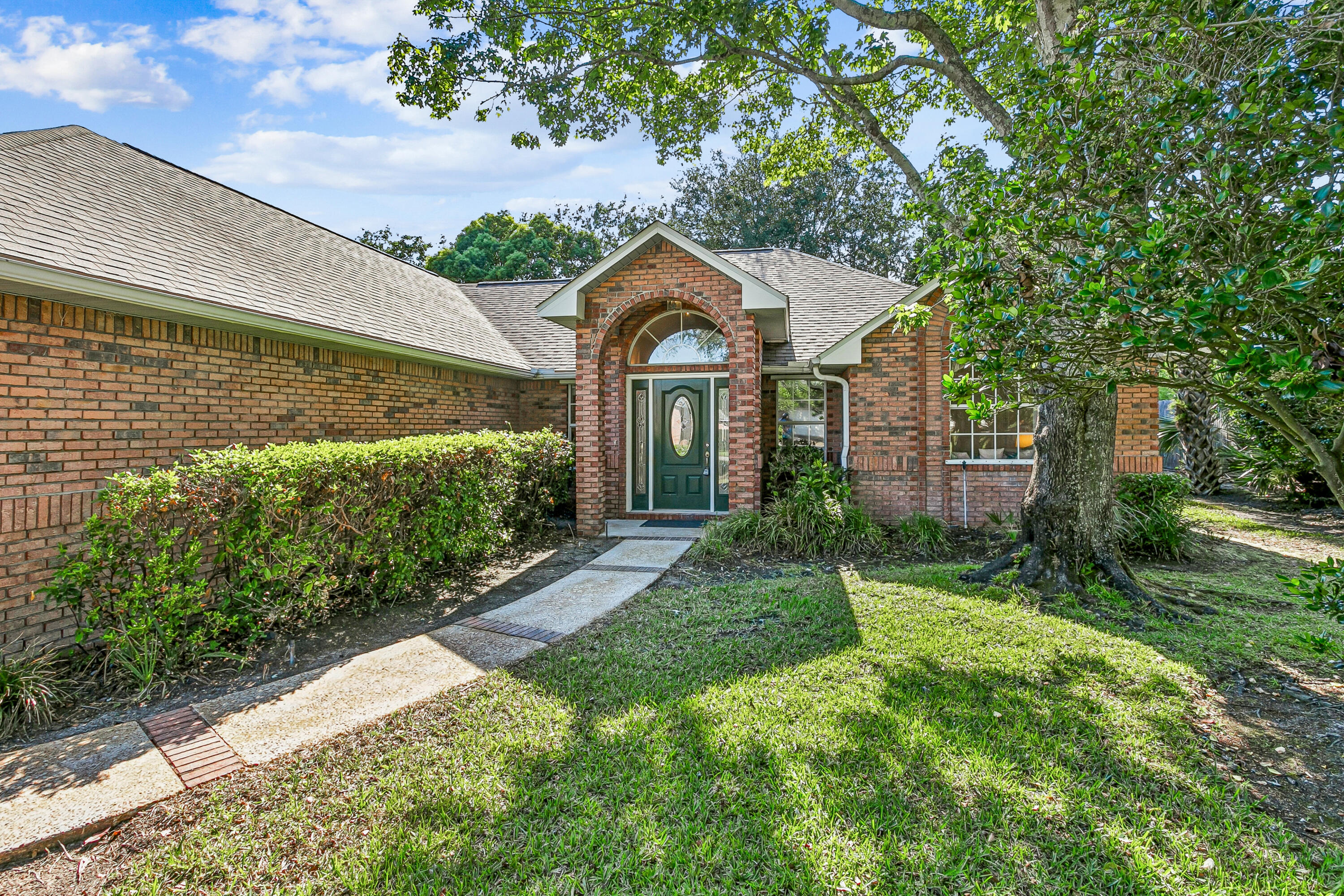 EMERALD BREEZE ESTATES - Residential