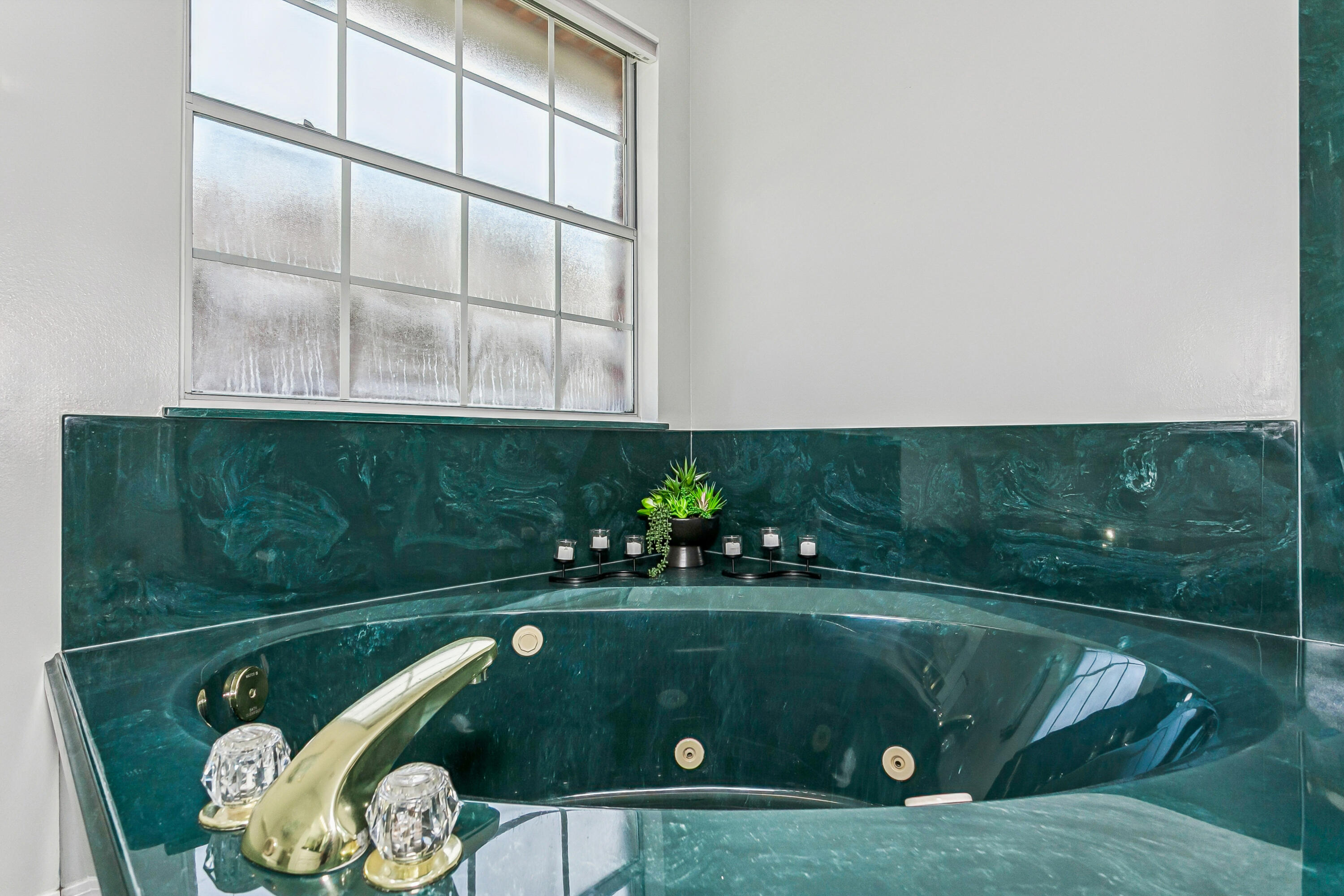 EMERALD BREEZE ESTATES - Residential