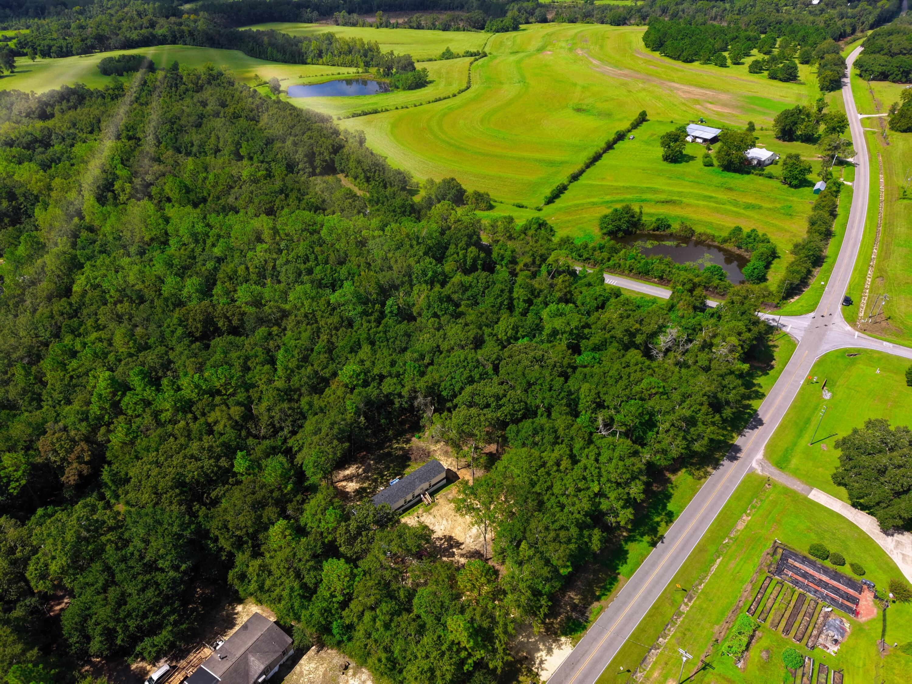 LAUREL HILL - Land
