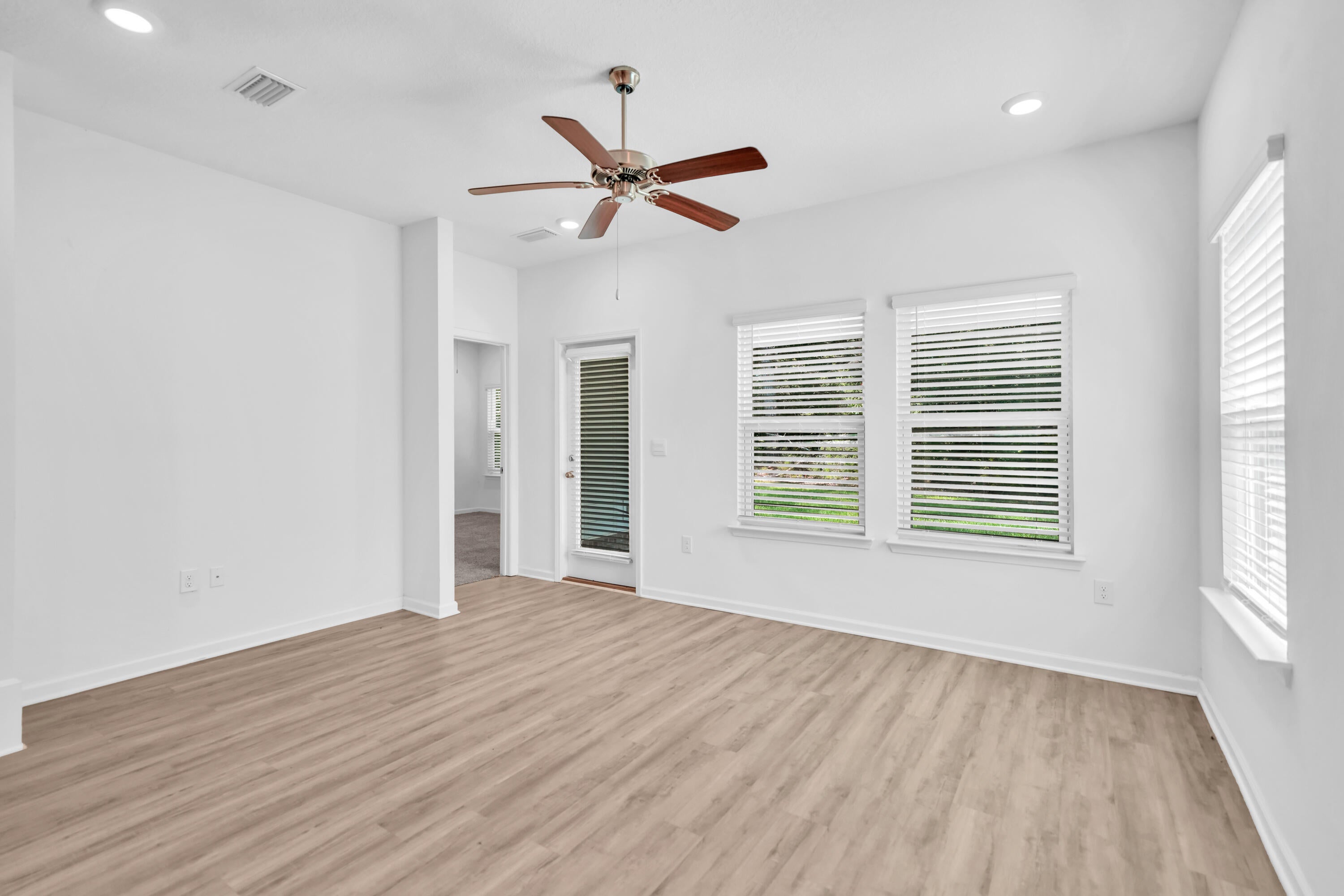 LAGRANGE LANDING - Residential