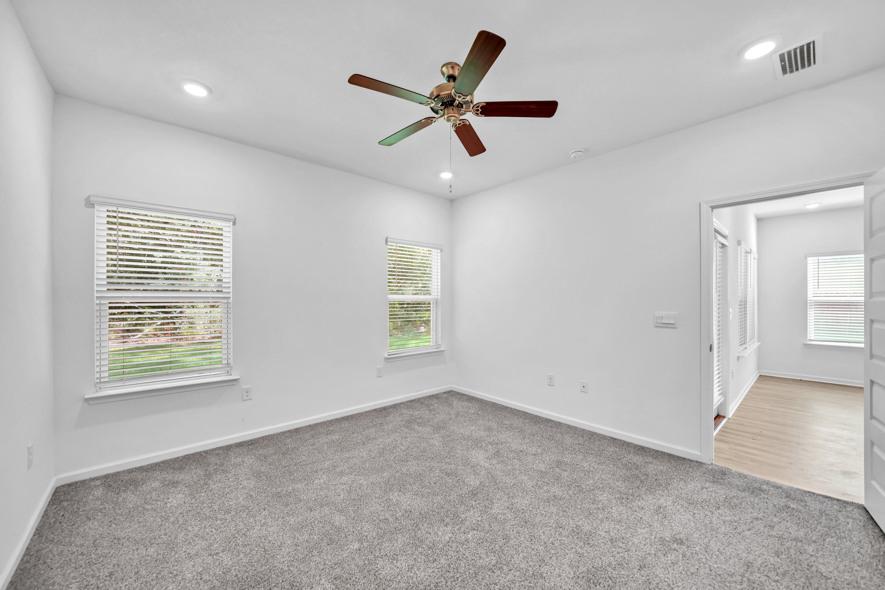 LAGRANGE LANDING - Residential