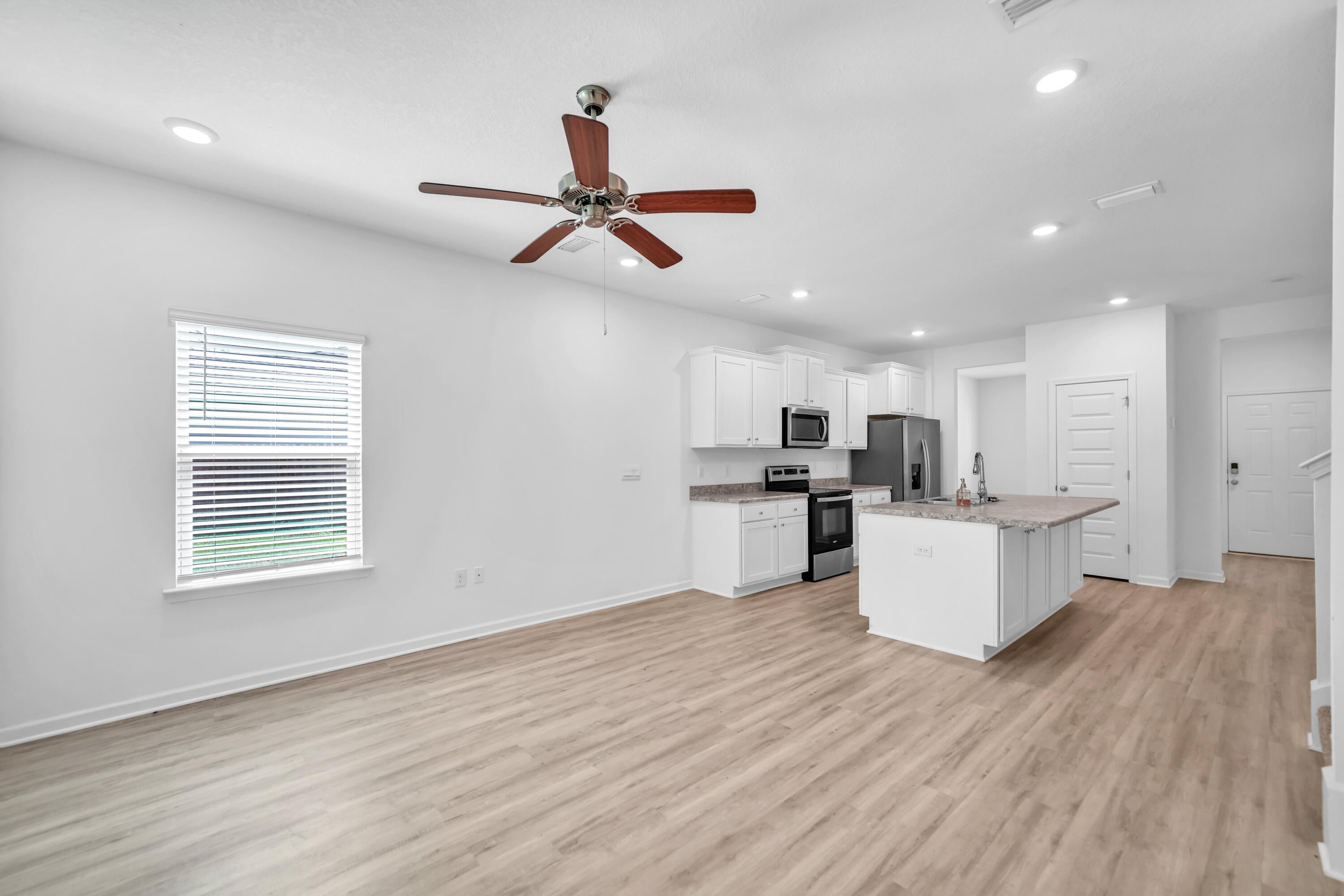 LAGRANGE LANDING - Residential