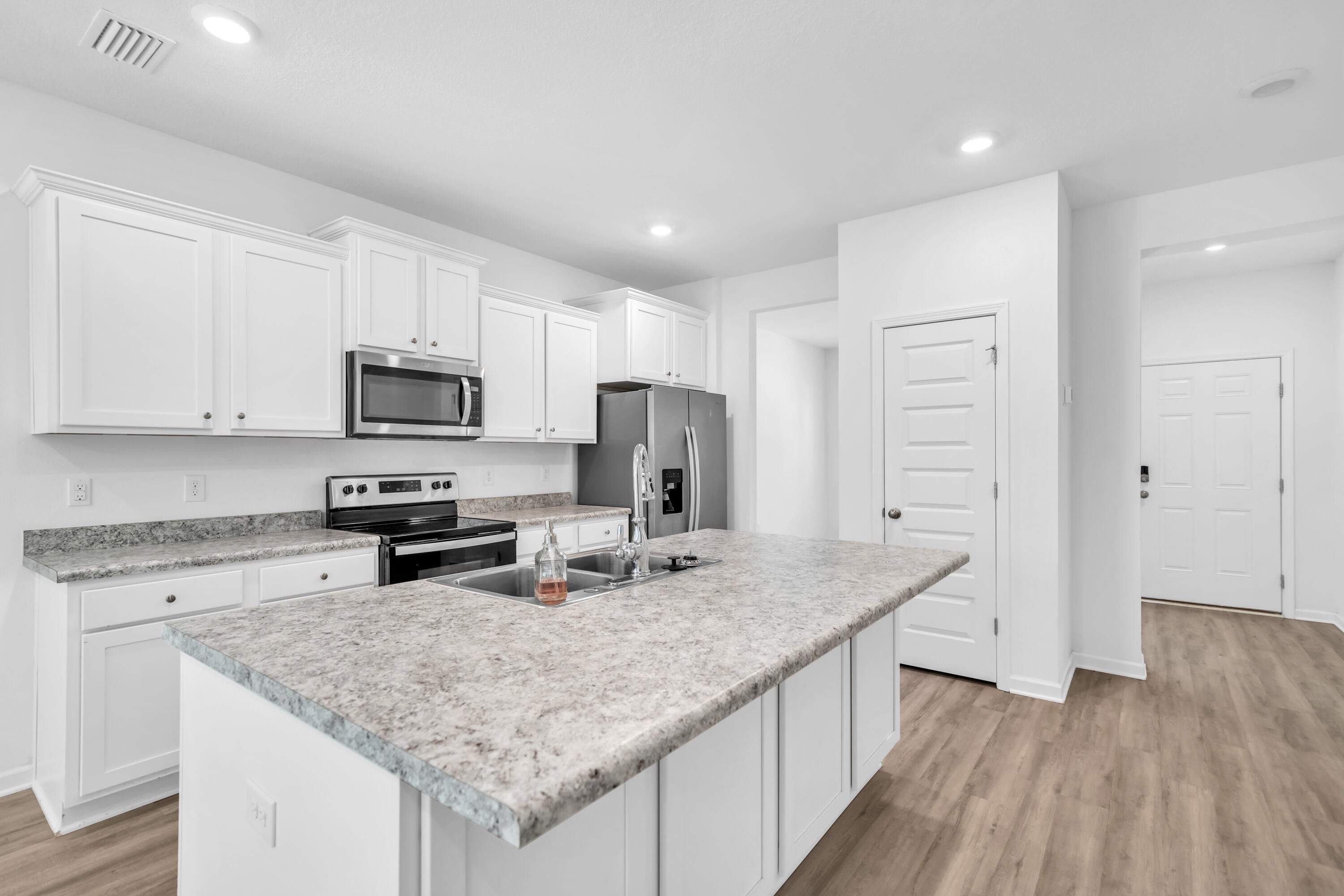 LAGRANGE LANDING - Residential