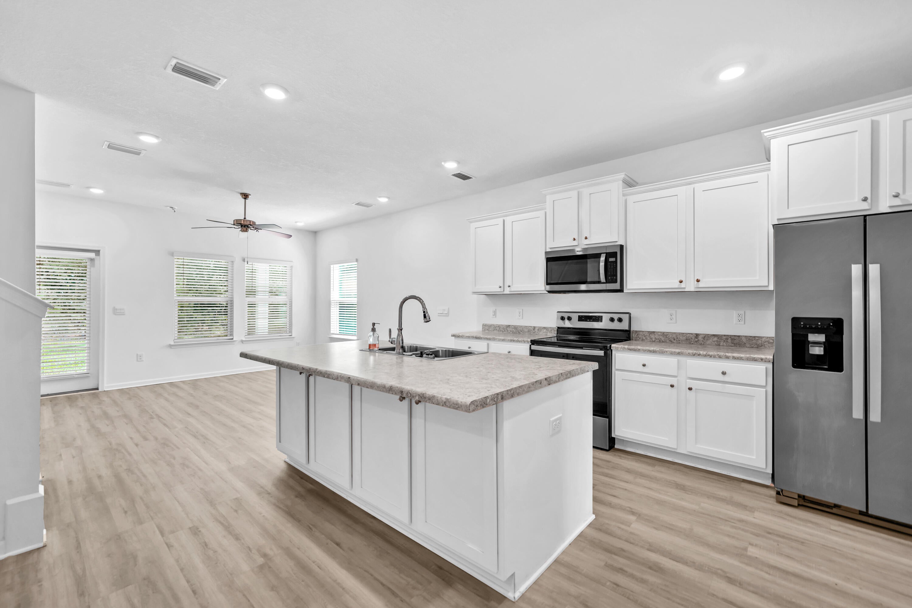 LAGRANGE LANDING - Residential