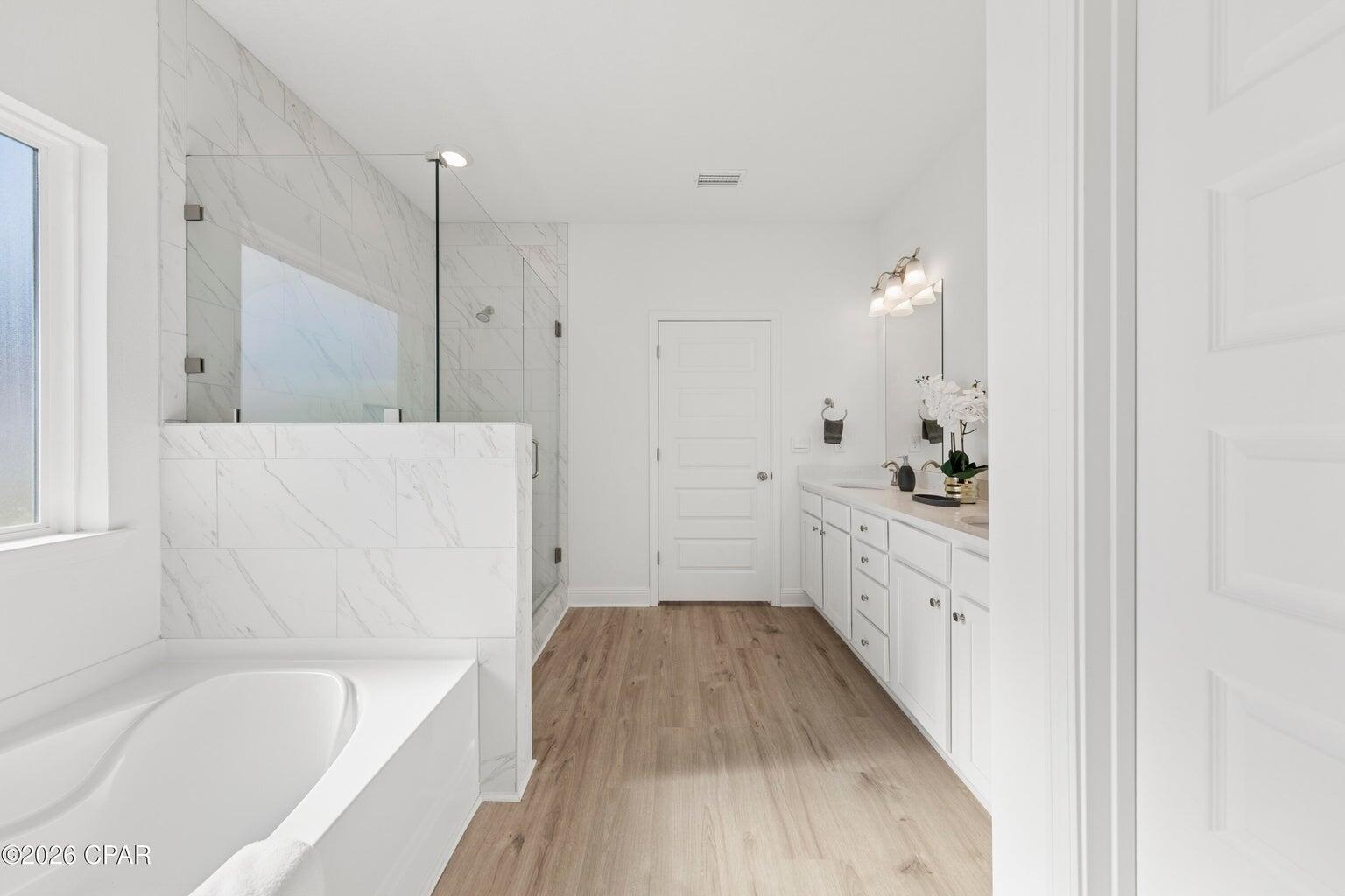 TIERRA VERDE - Residential