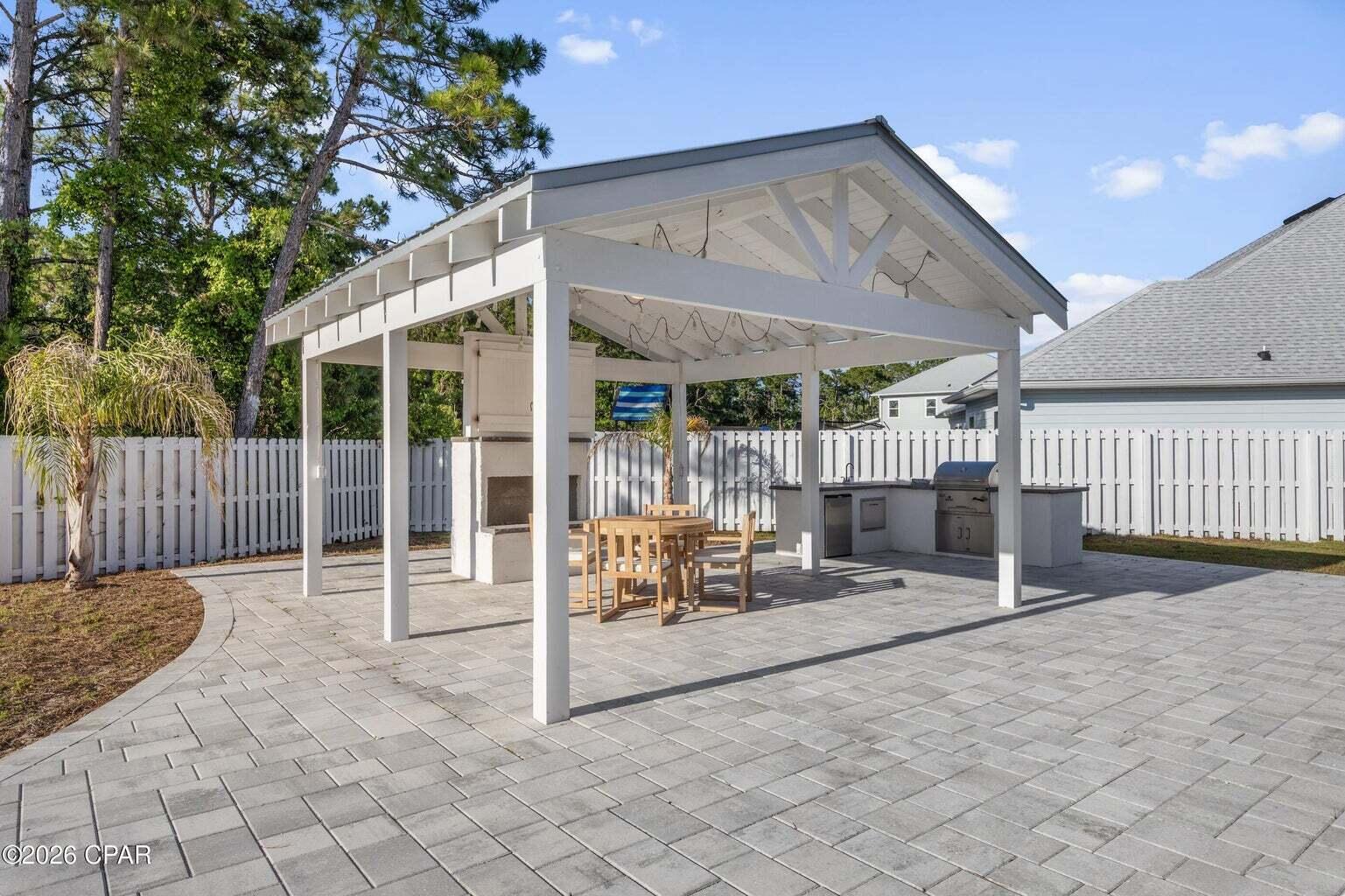 TIERRA VERDE - Residential