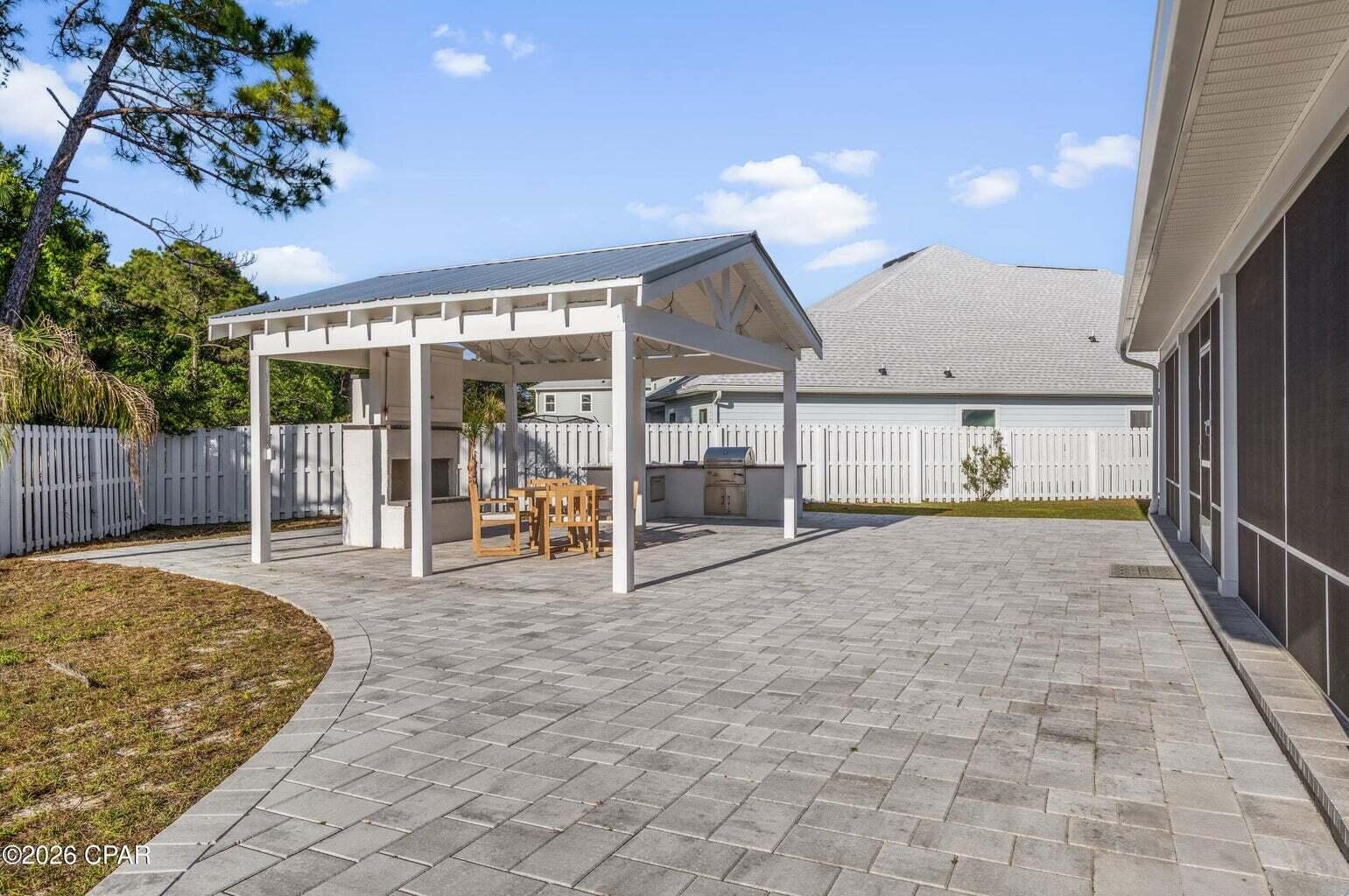 TIERRA VERDE - Residential