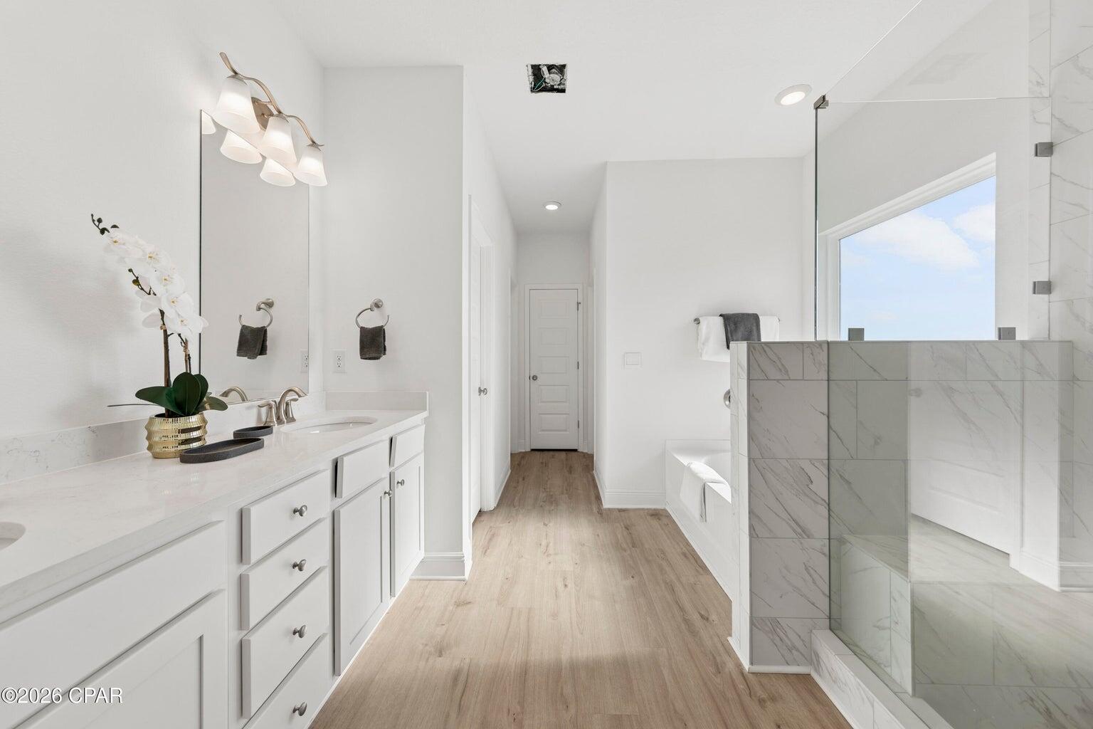 TIERRA VERDE - Residential
