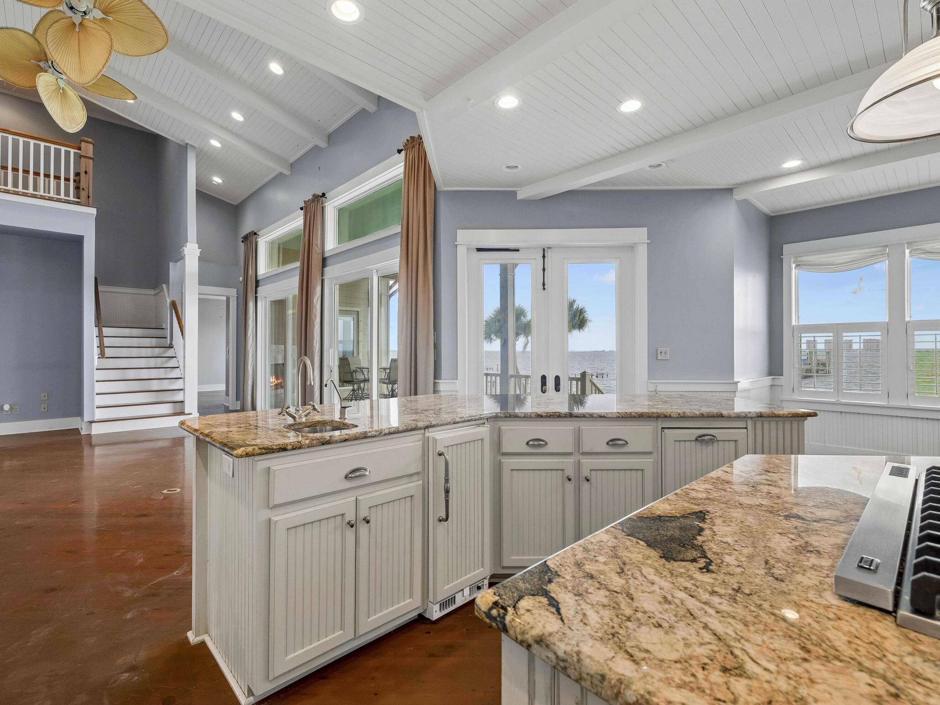 SANTA ROSA SHORES 1ST ADDN - Residential