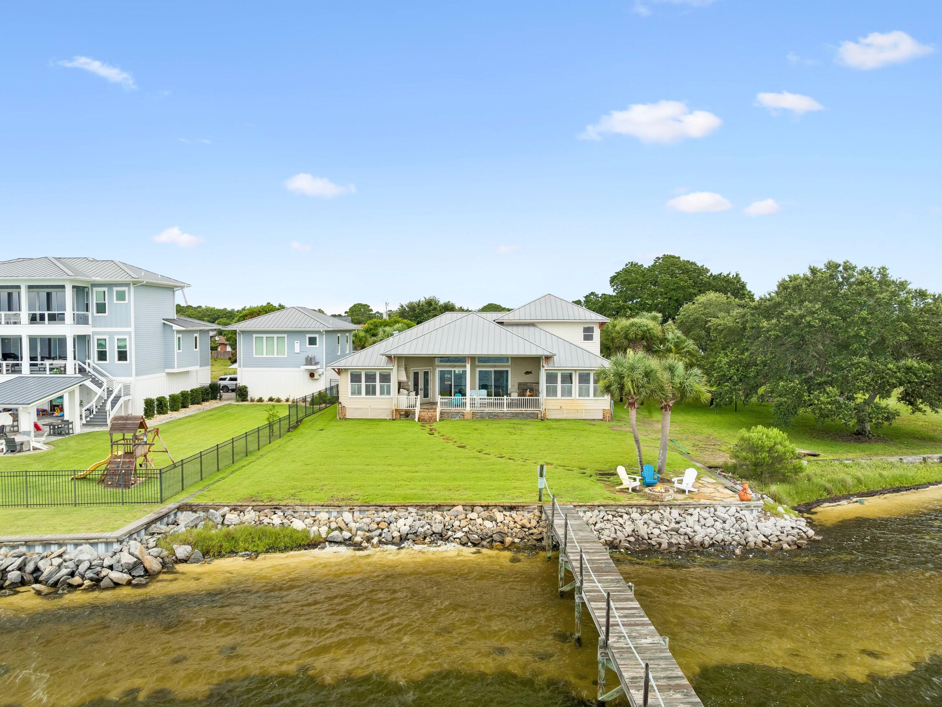 SANTA ROSA SHORES 1ST ADDN - Residential