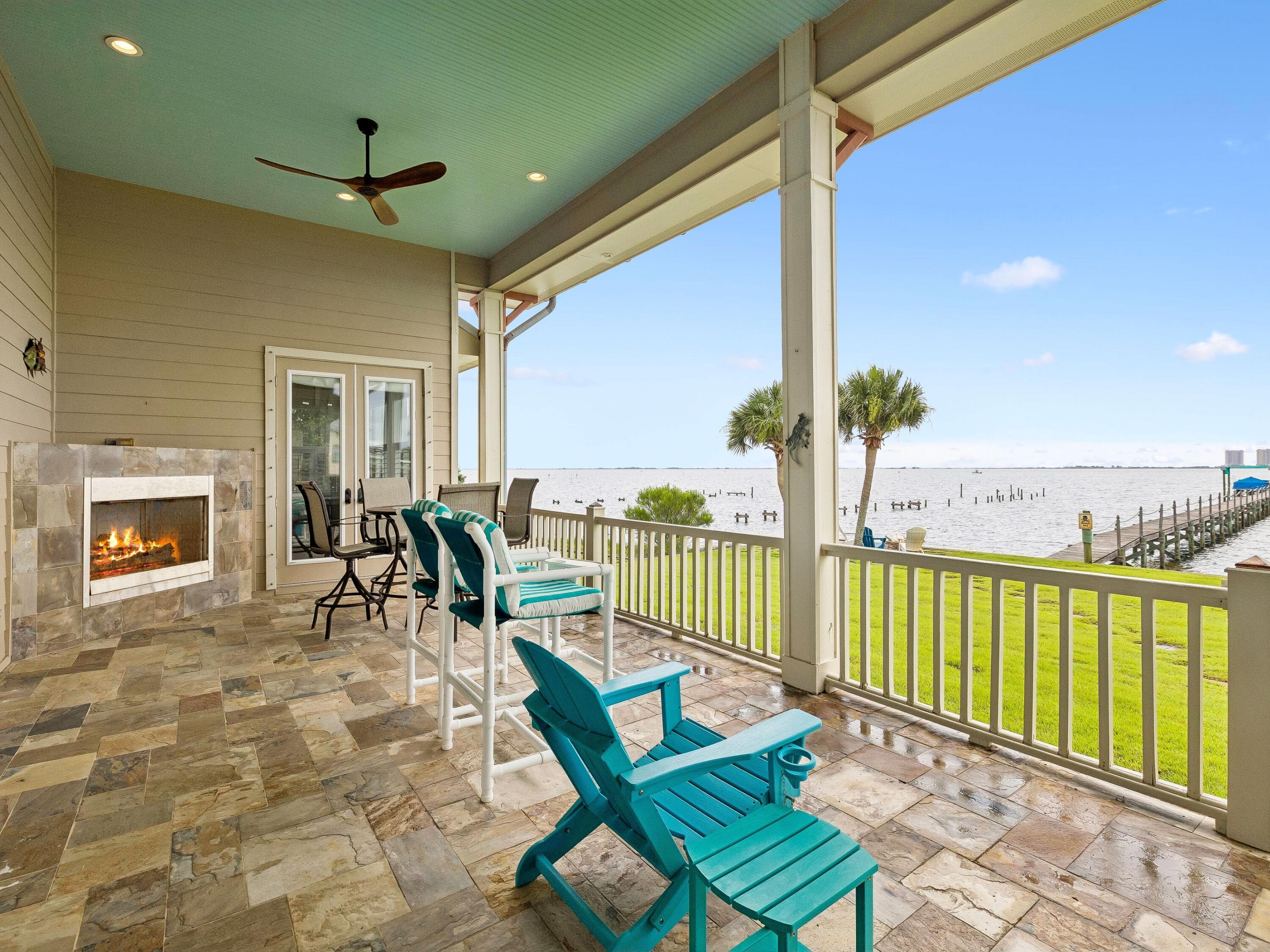 SANTA ROSA SHORES 1ST ADDN - Residential