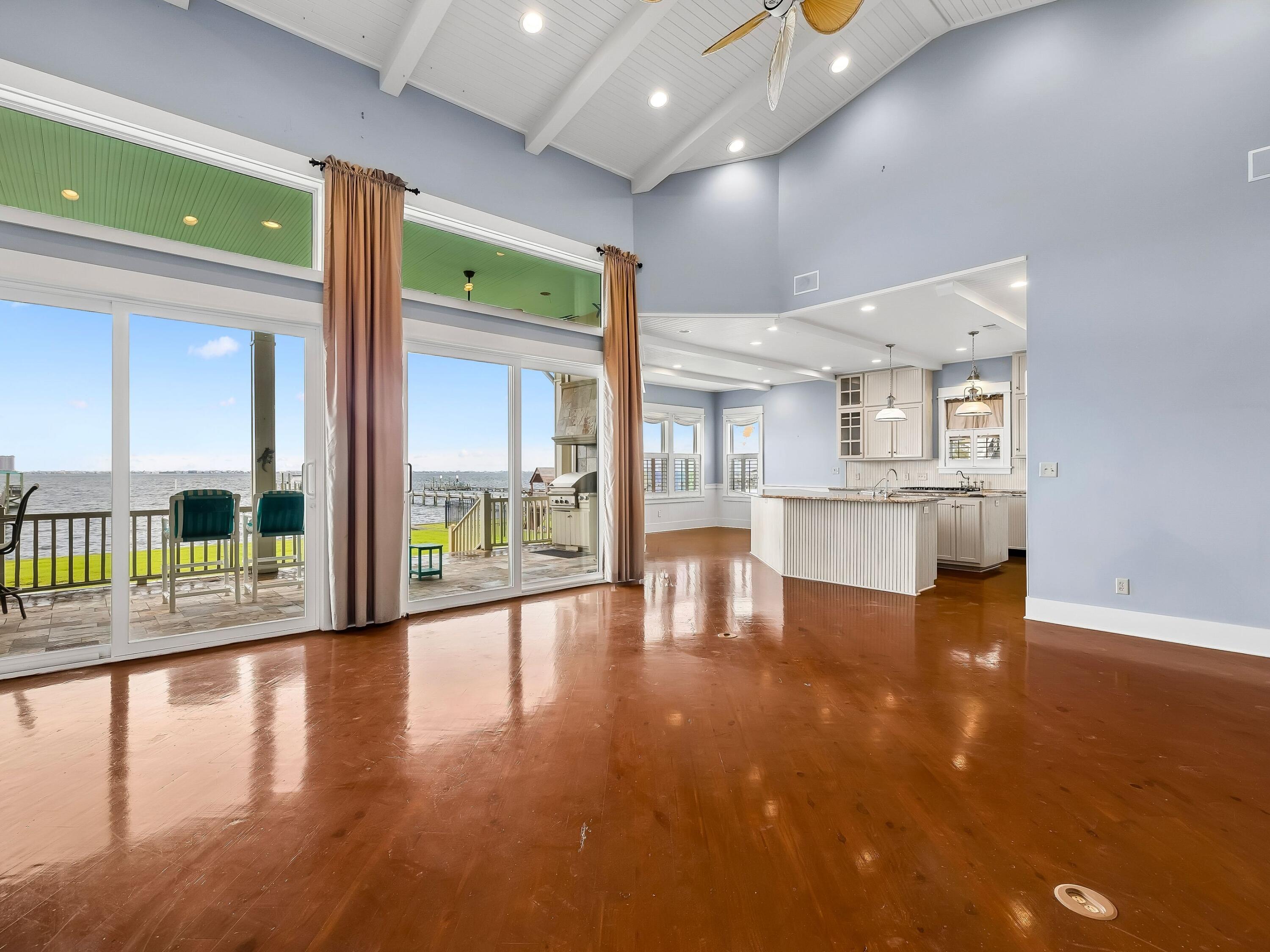 SANTA ROSA SHORES 1ST ADDN - Residential