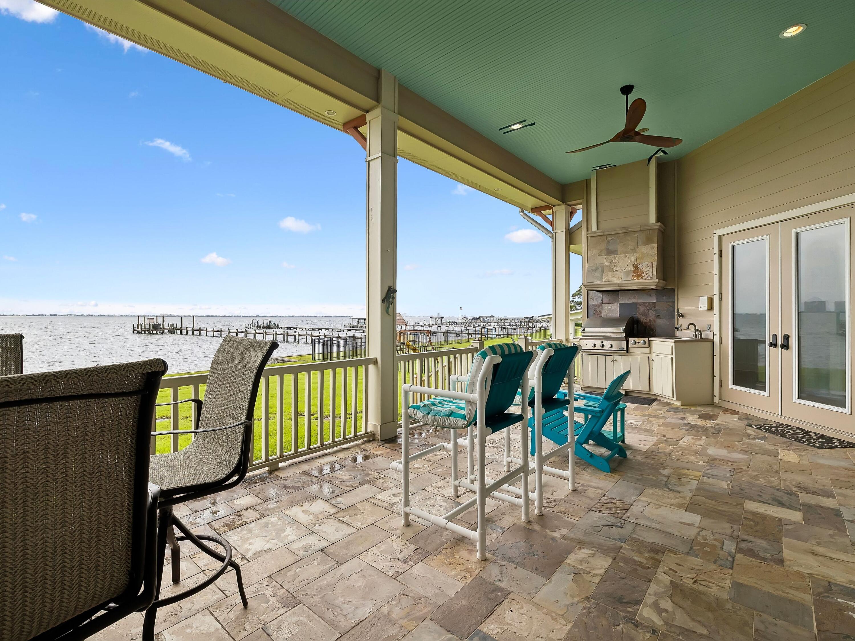 SANTA ROSA SHORES 1ST ADDN - Residential