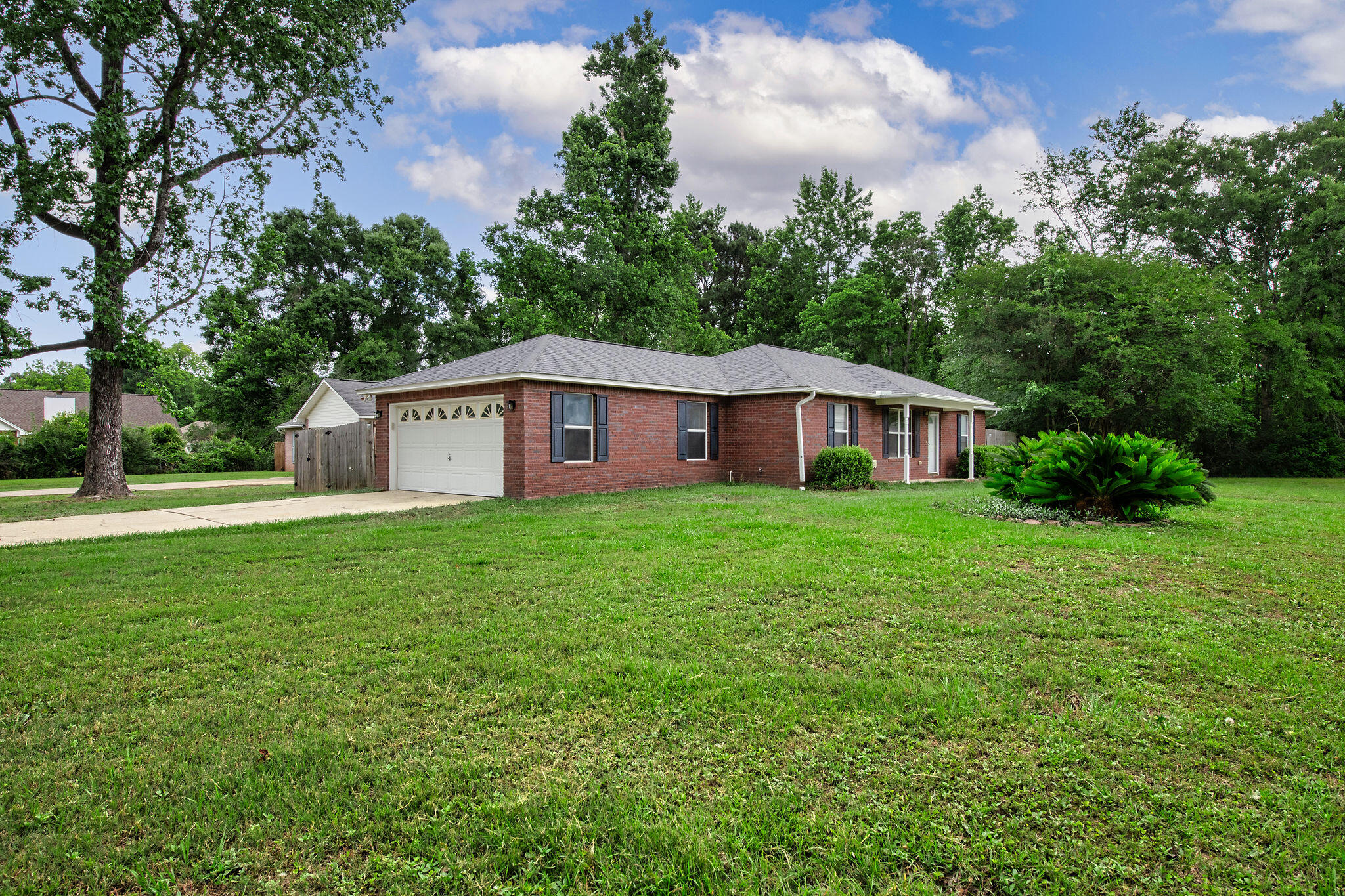 DOGWOOD ESTATES - Residential