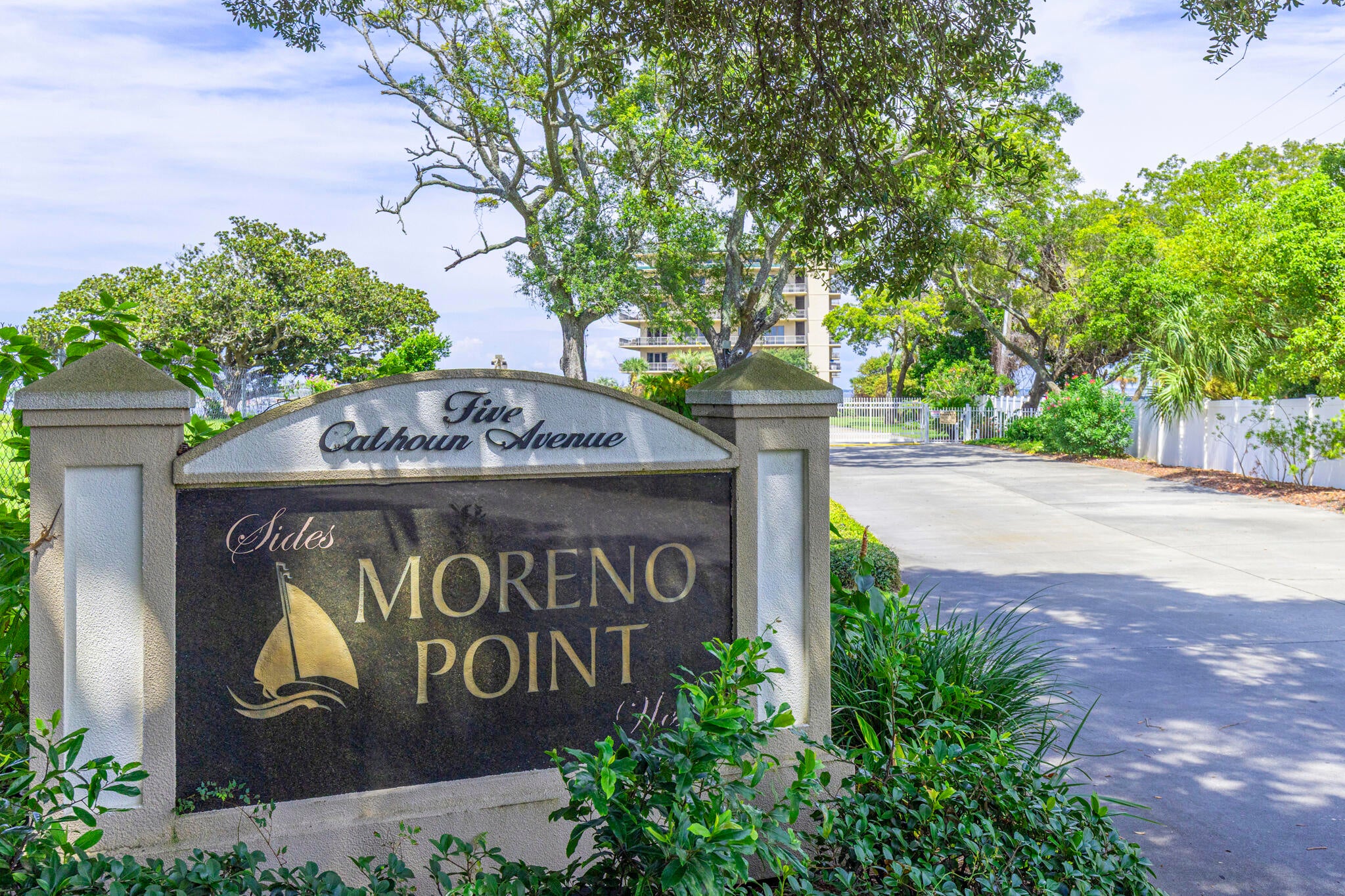 SIDES MORENO POINT WEST - Residential