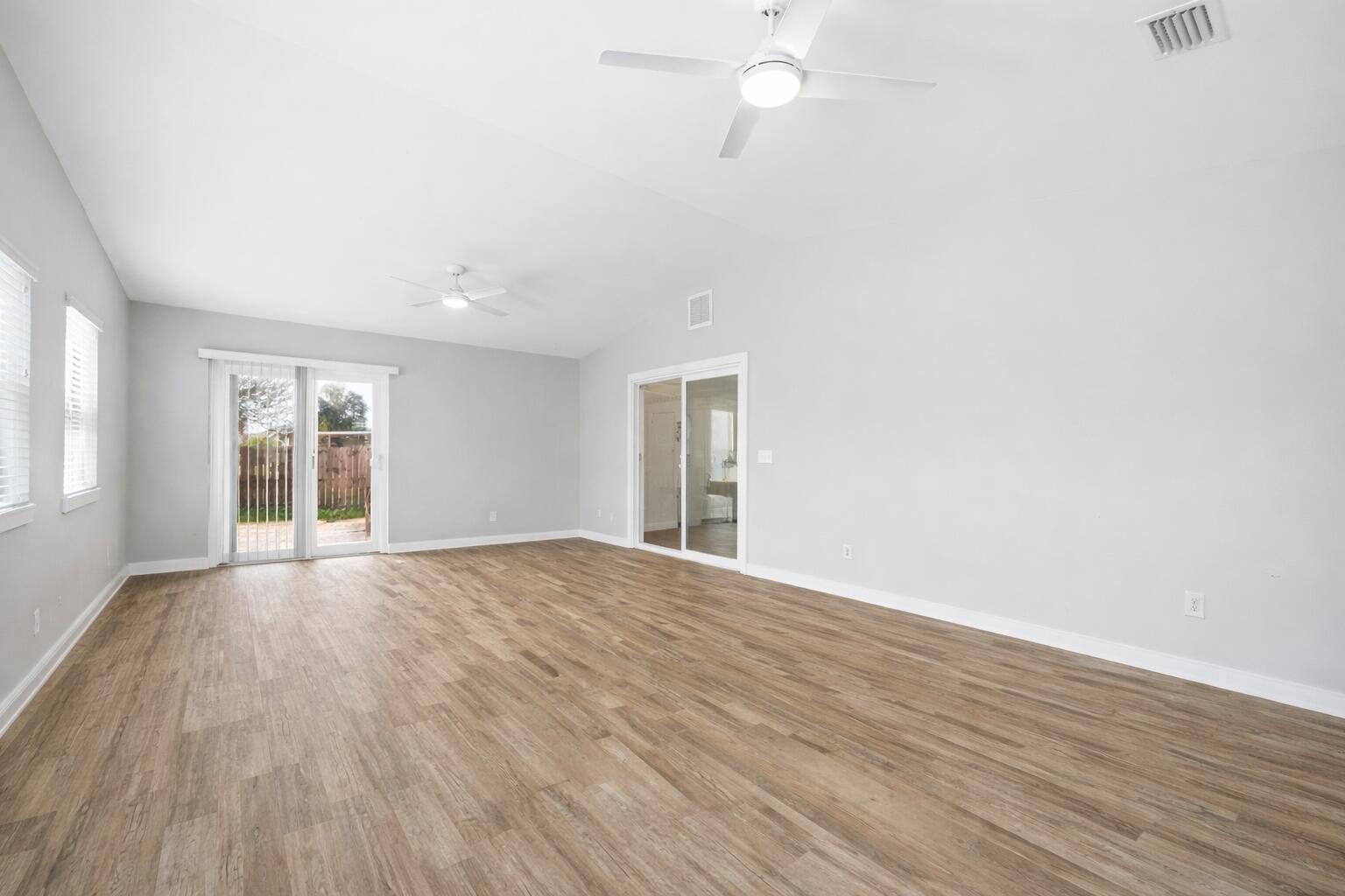 SANTA MONICA BEACH - Residential