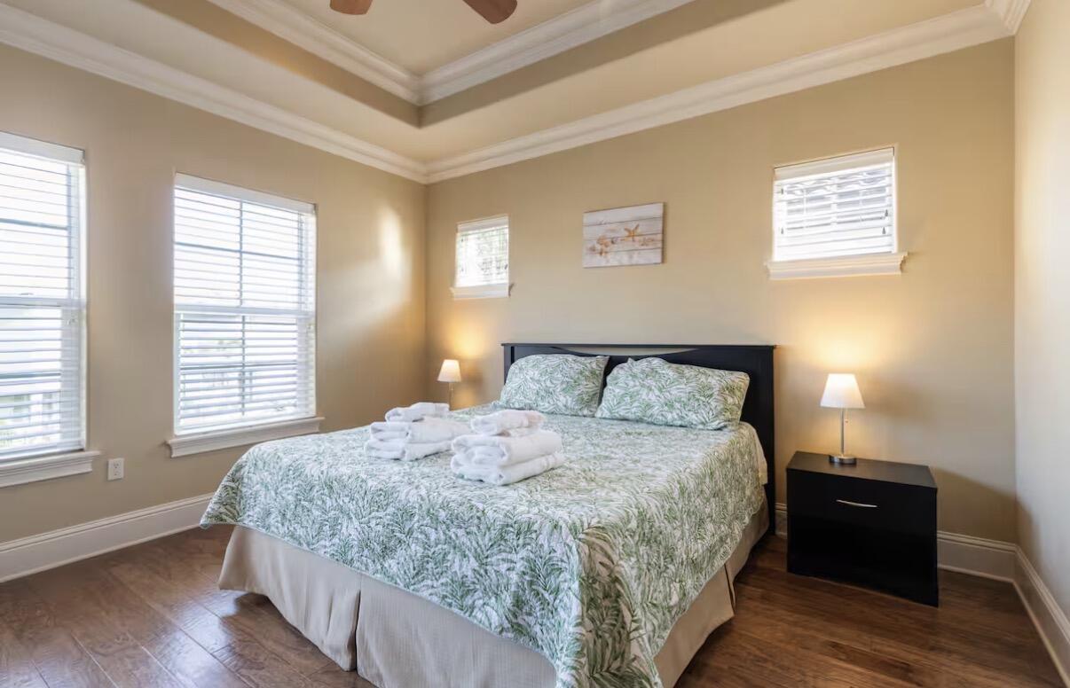 VILLA LAGO - Residential Lease