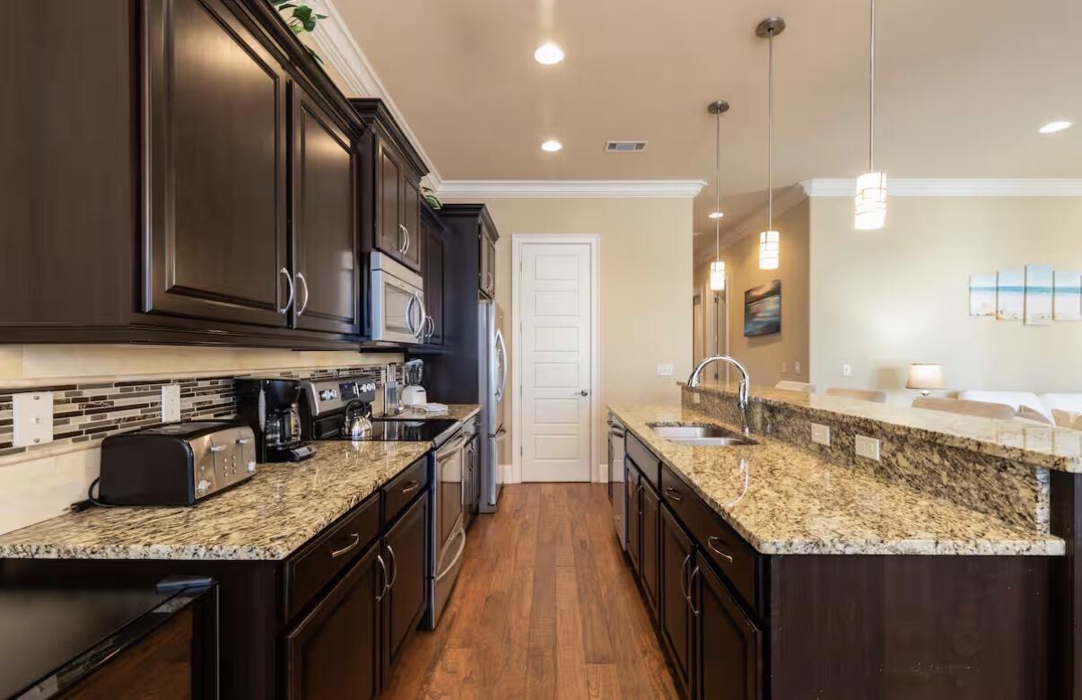 VILLA LAGO - Residential Lease
