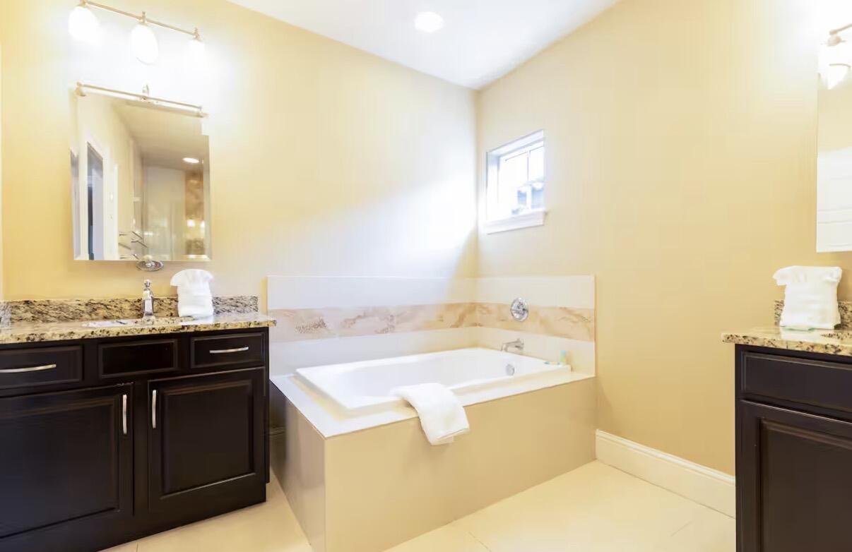 VILLA LAGO - Residential Lease