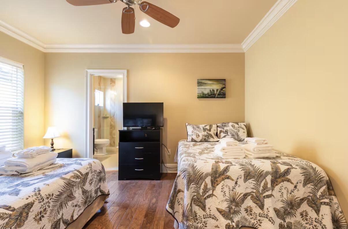 VILLA LAGO - Residential Lease