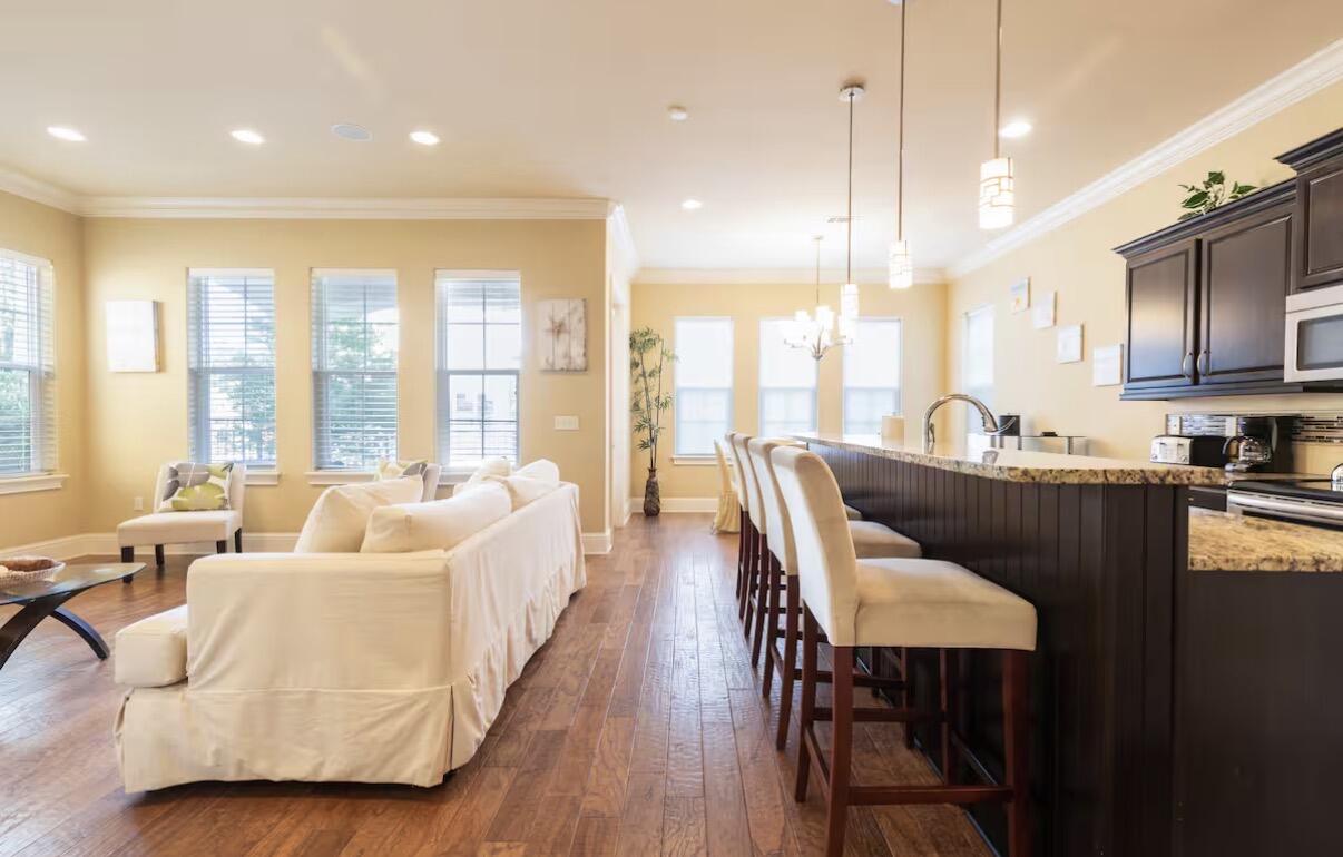 VILLA LAGO - Residential Lease